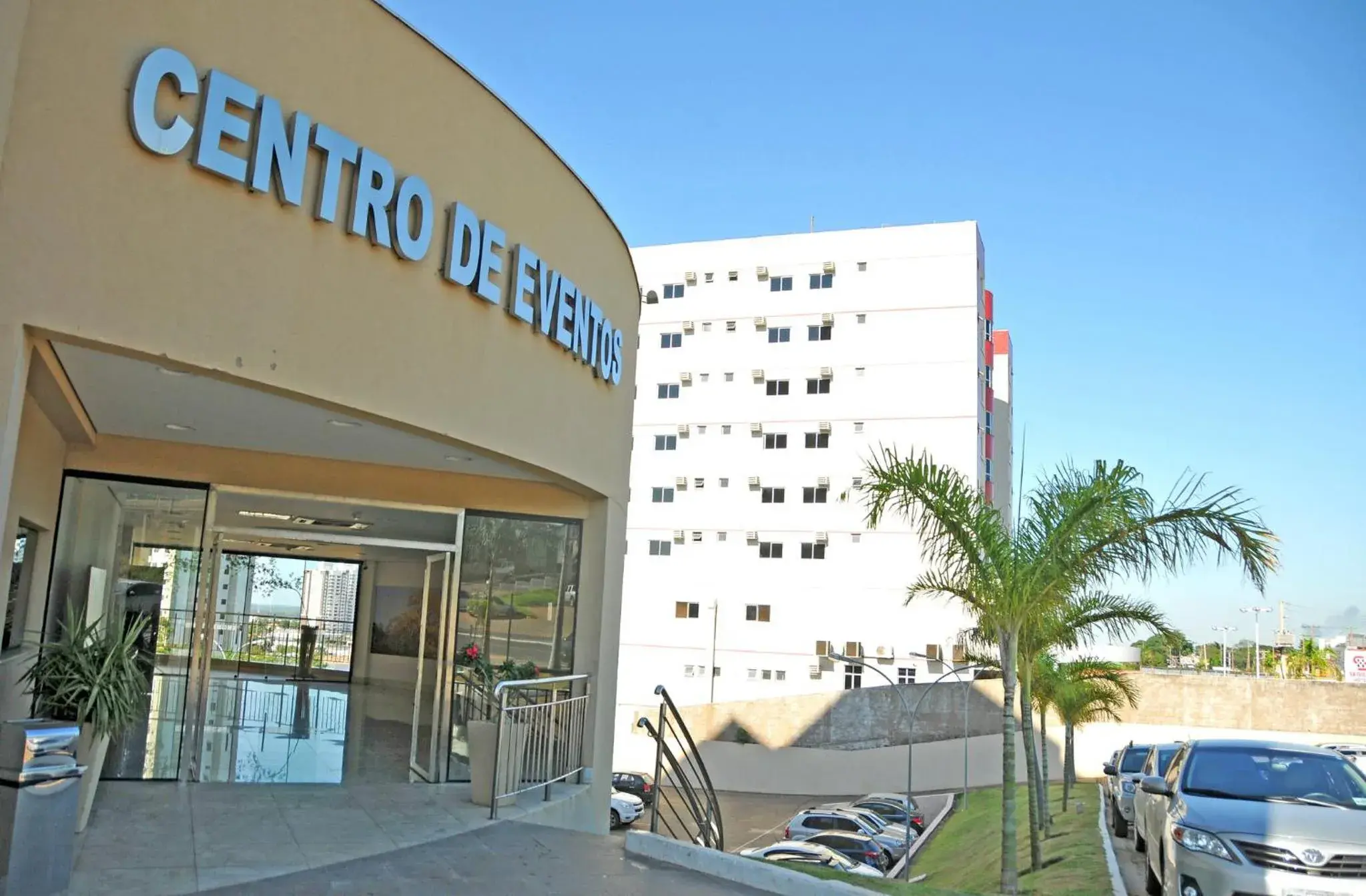 Property building in Holiday Inn Cuiaba, an IHG Hotel