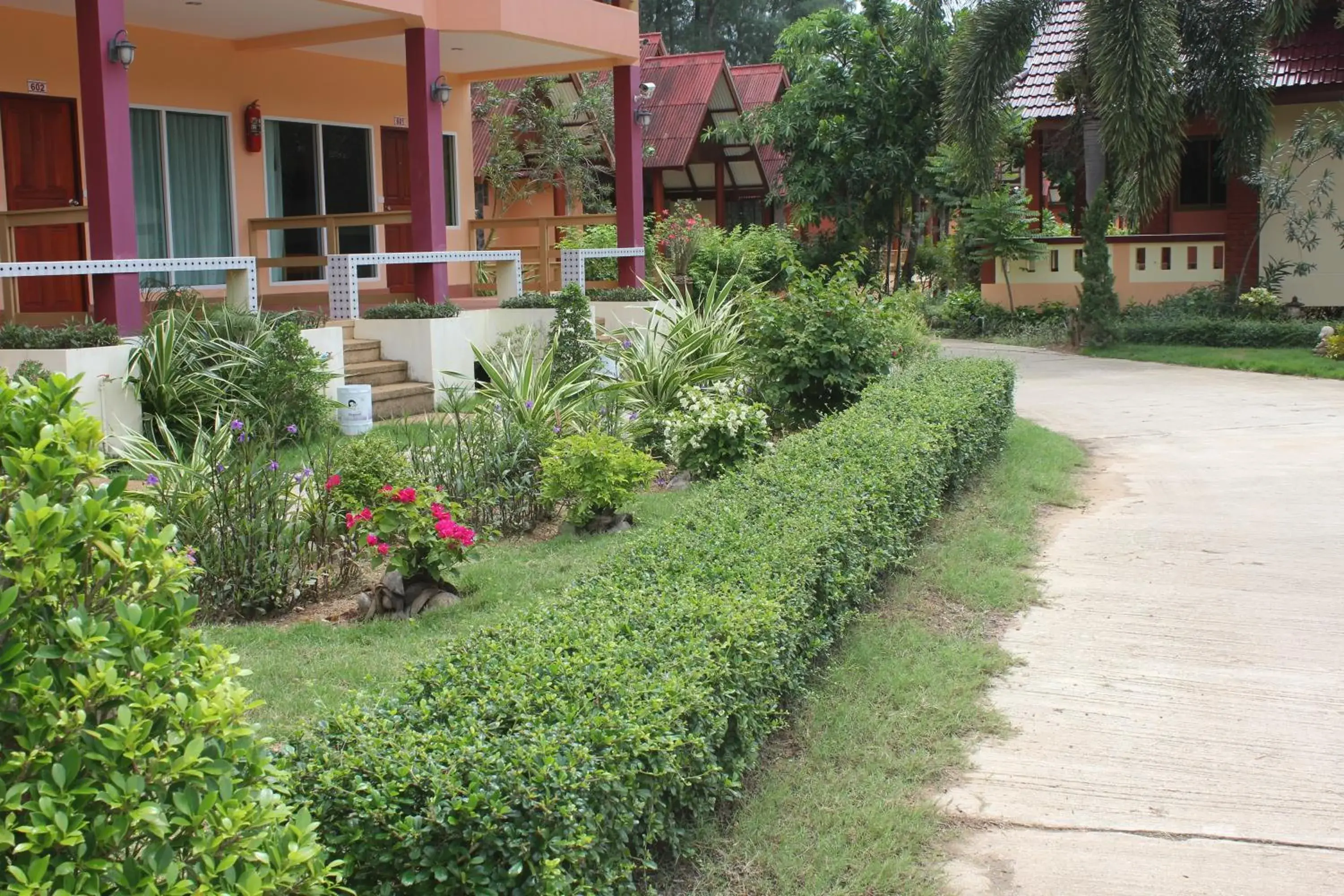 Garden in D.R. Lanta Bay Resort