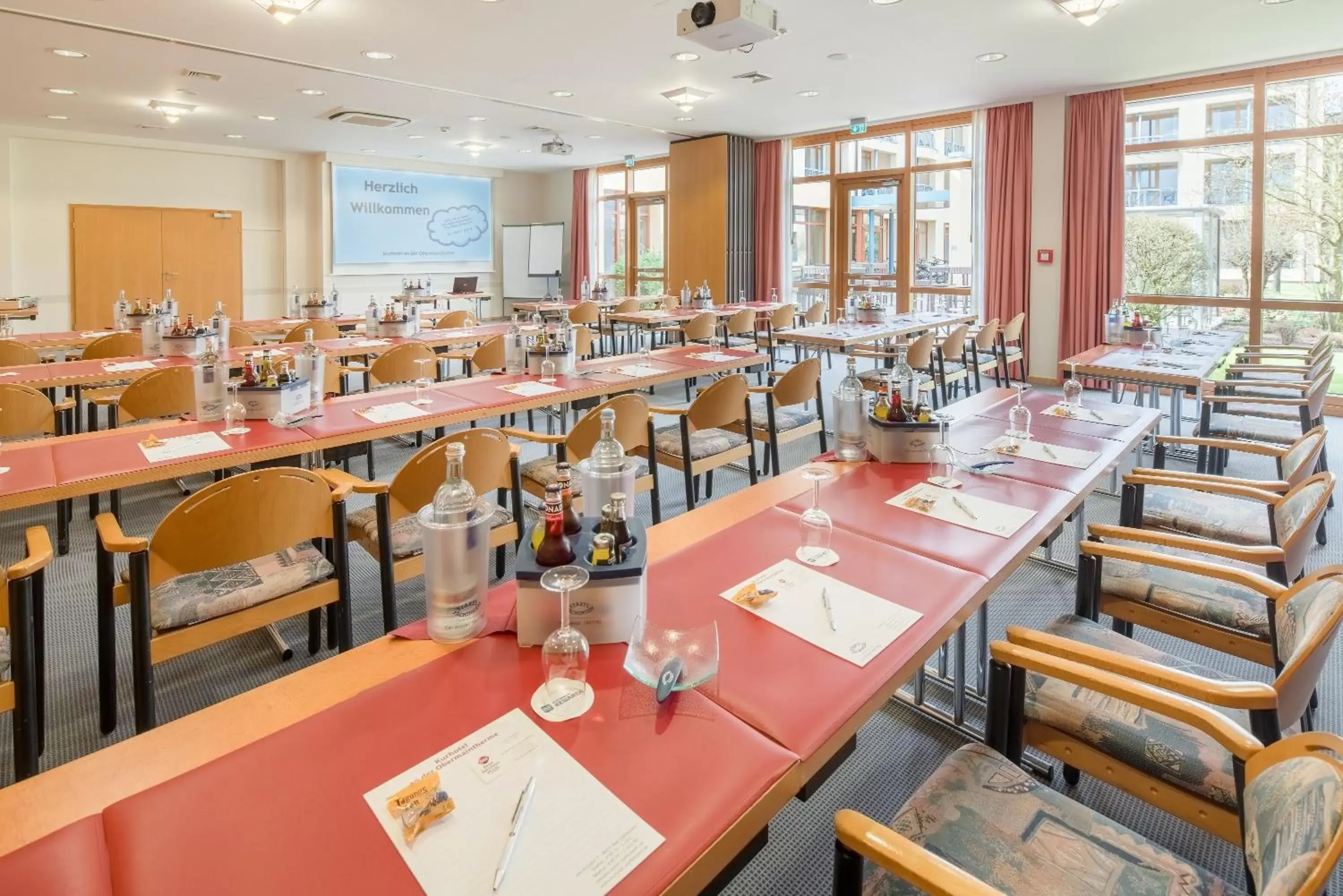 Meeting/conference room, Restaurant/Places to Eat in Best Western Plus Kurhotel an der Obermaintherme