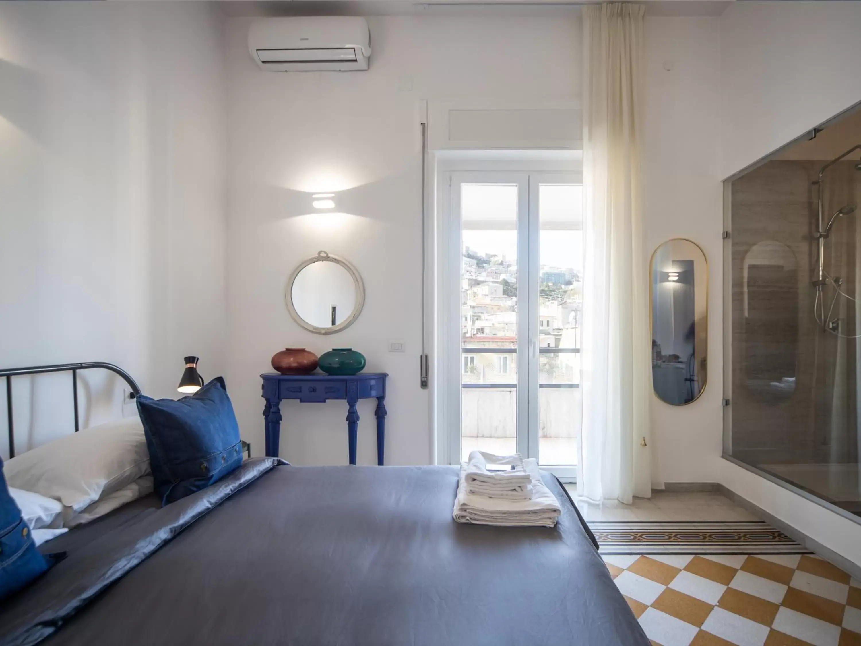 Bedroom, Bed in Salotto Borbonico