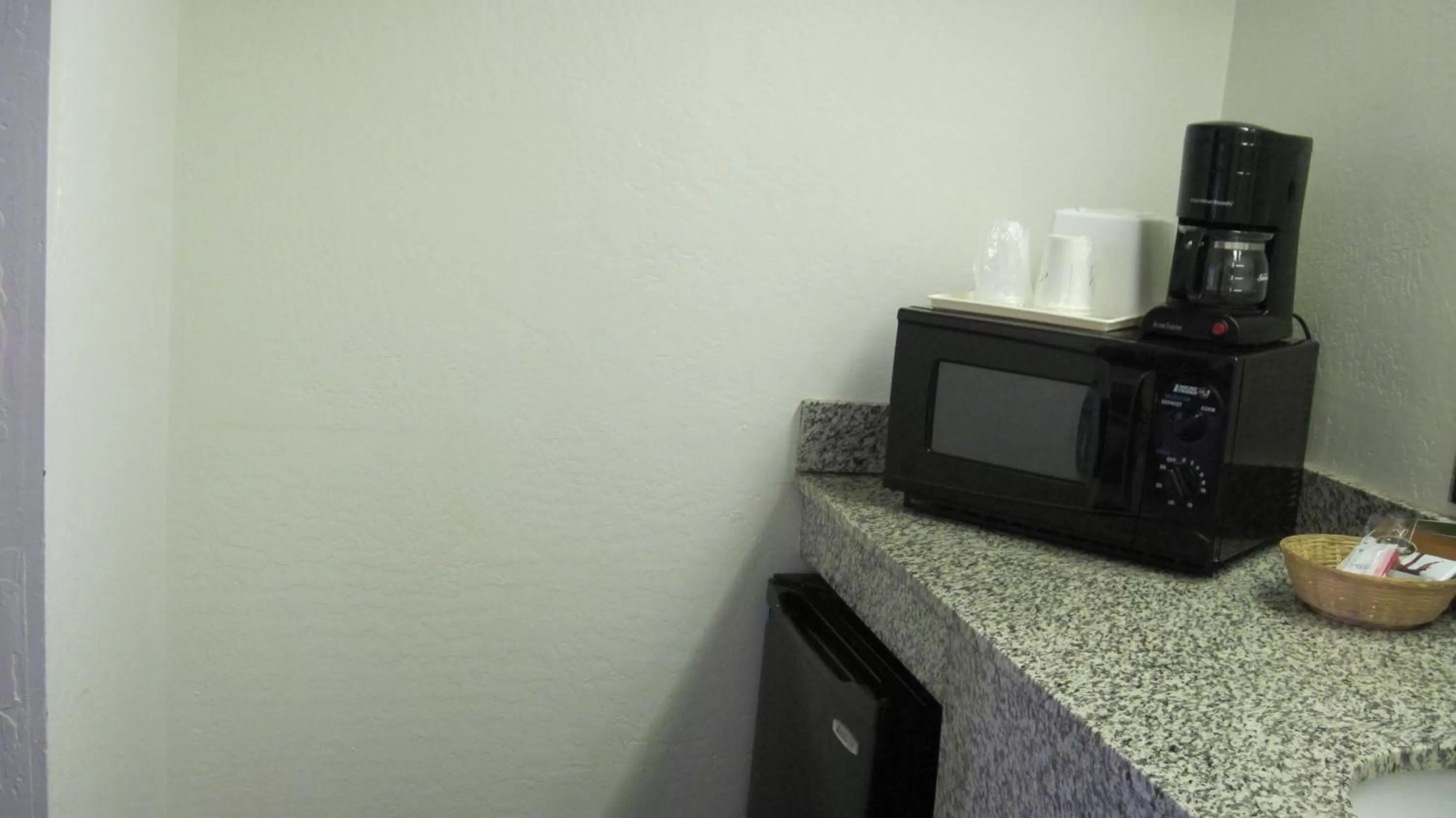 Coffee/tea facilities in Travelodge by Wyndham Winslow