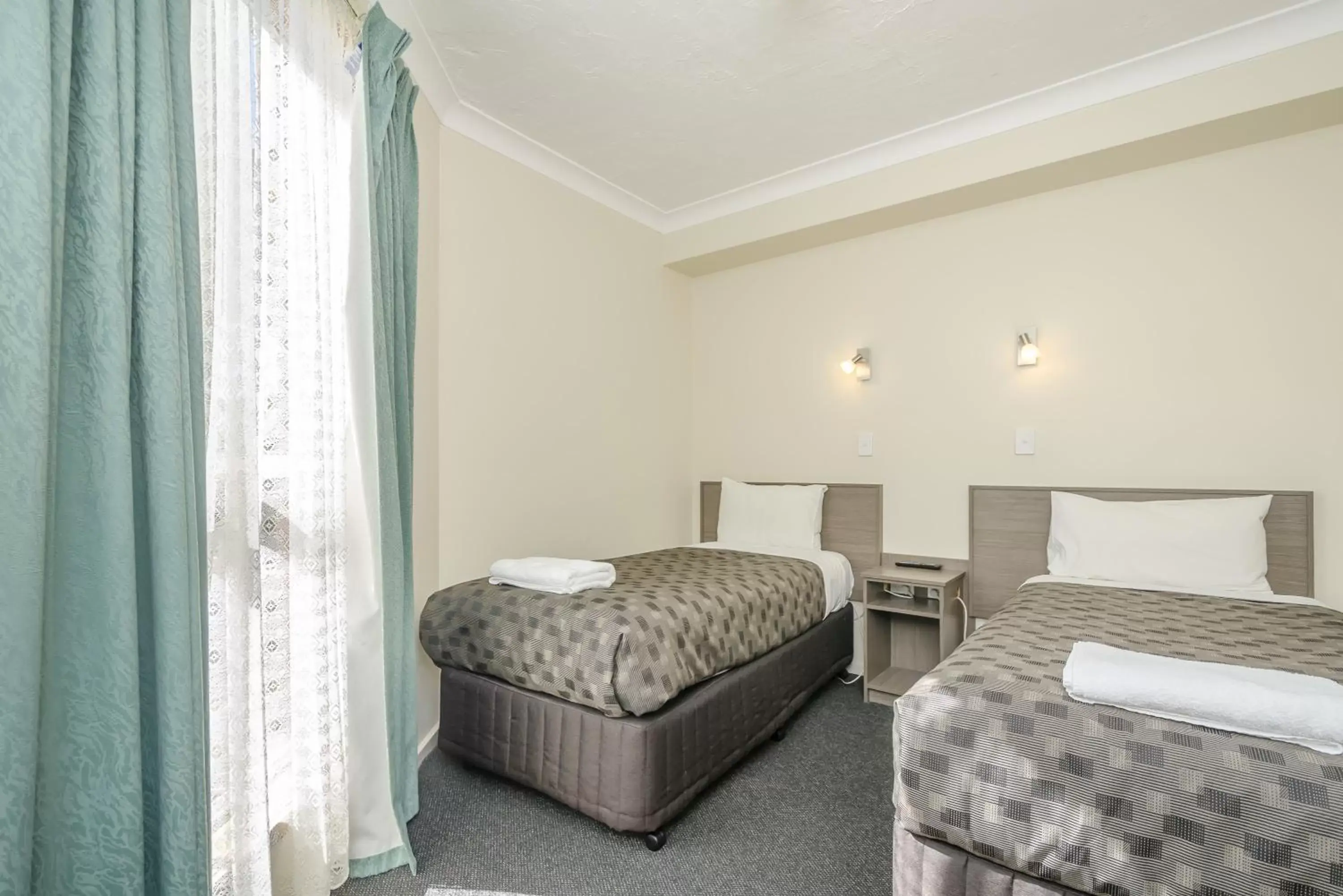 Photo of the whole room, Bed in Werribee Motel and Apartments