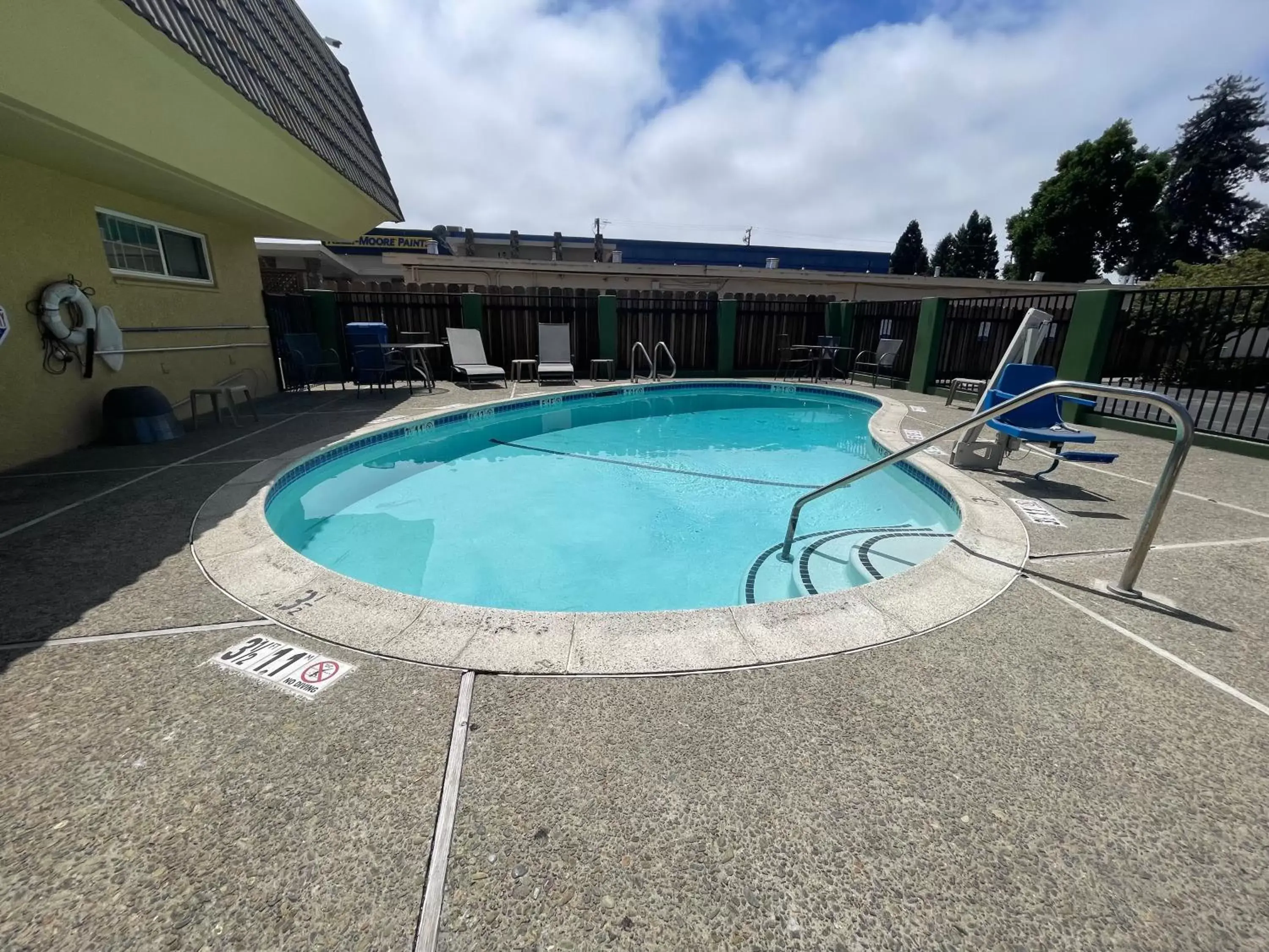 Swimming Pool in Quality Inn Santa Cruz