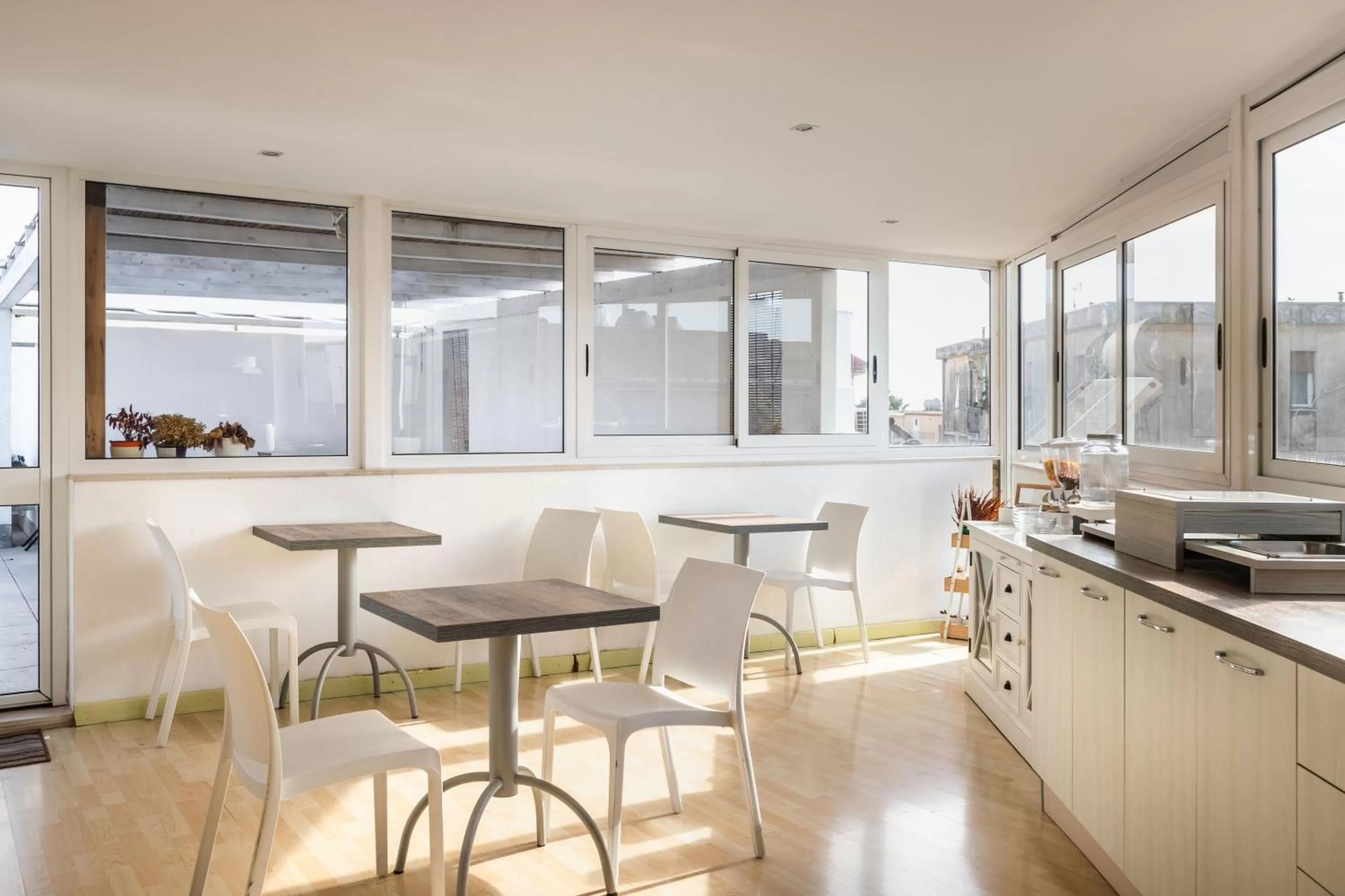 Dining area in Nonna Nina