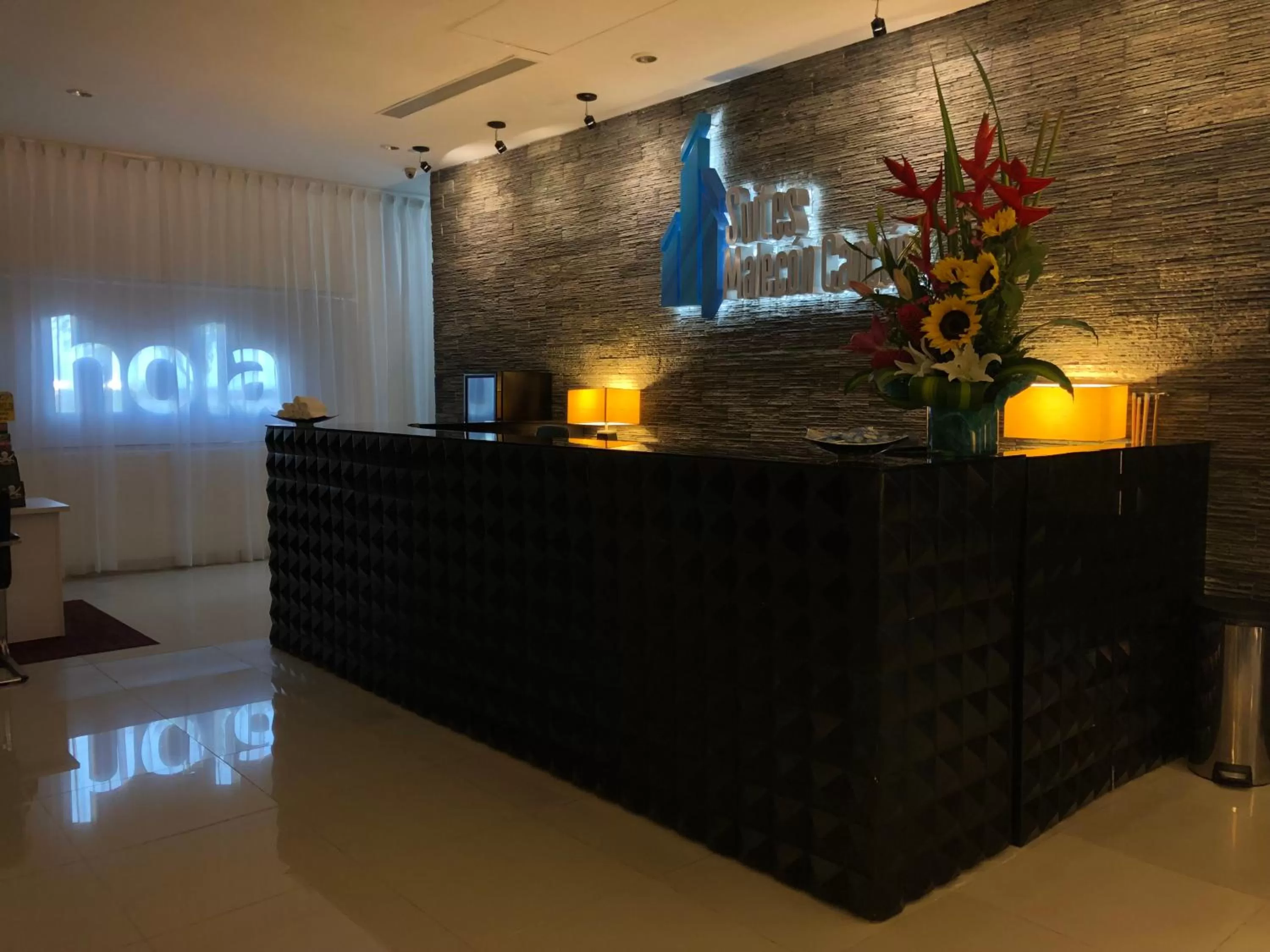 Lobby or reception in Suites Malecon Cancun