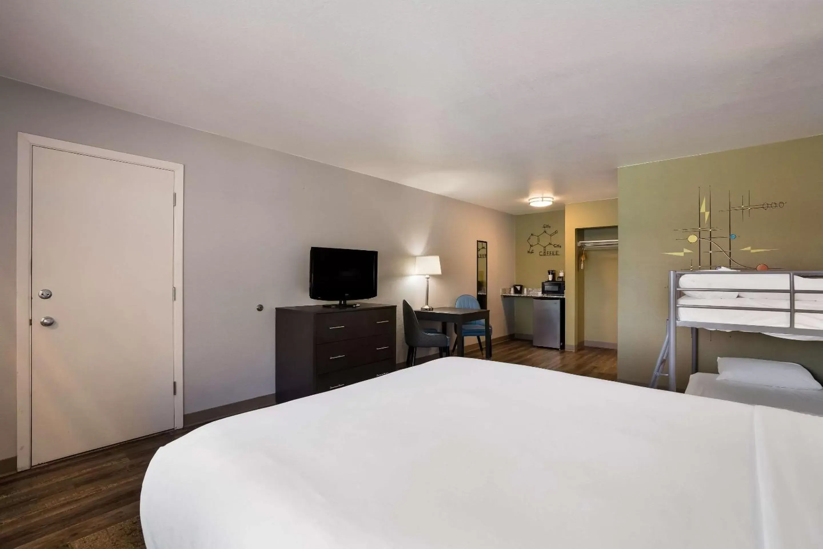Bedroom, Bed in Richland Riverfront Hotel, Ascend Hotel Collection