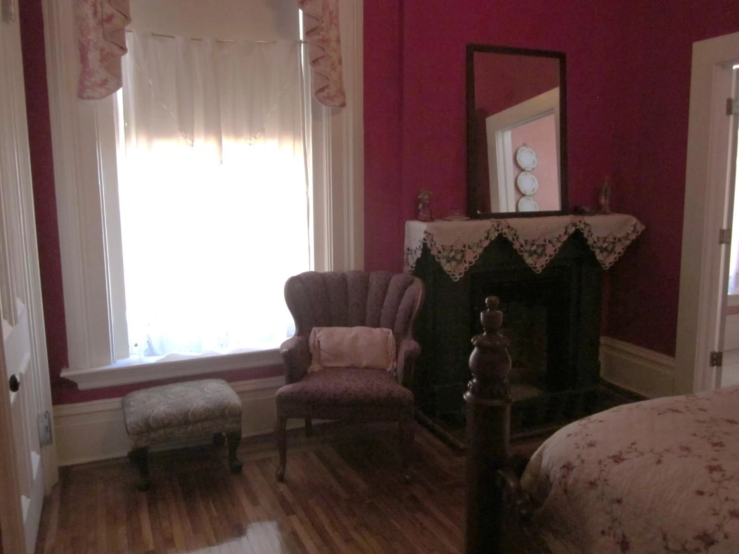 Bed, Lounge/Bar in Baer House Inn