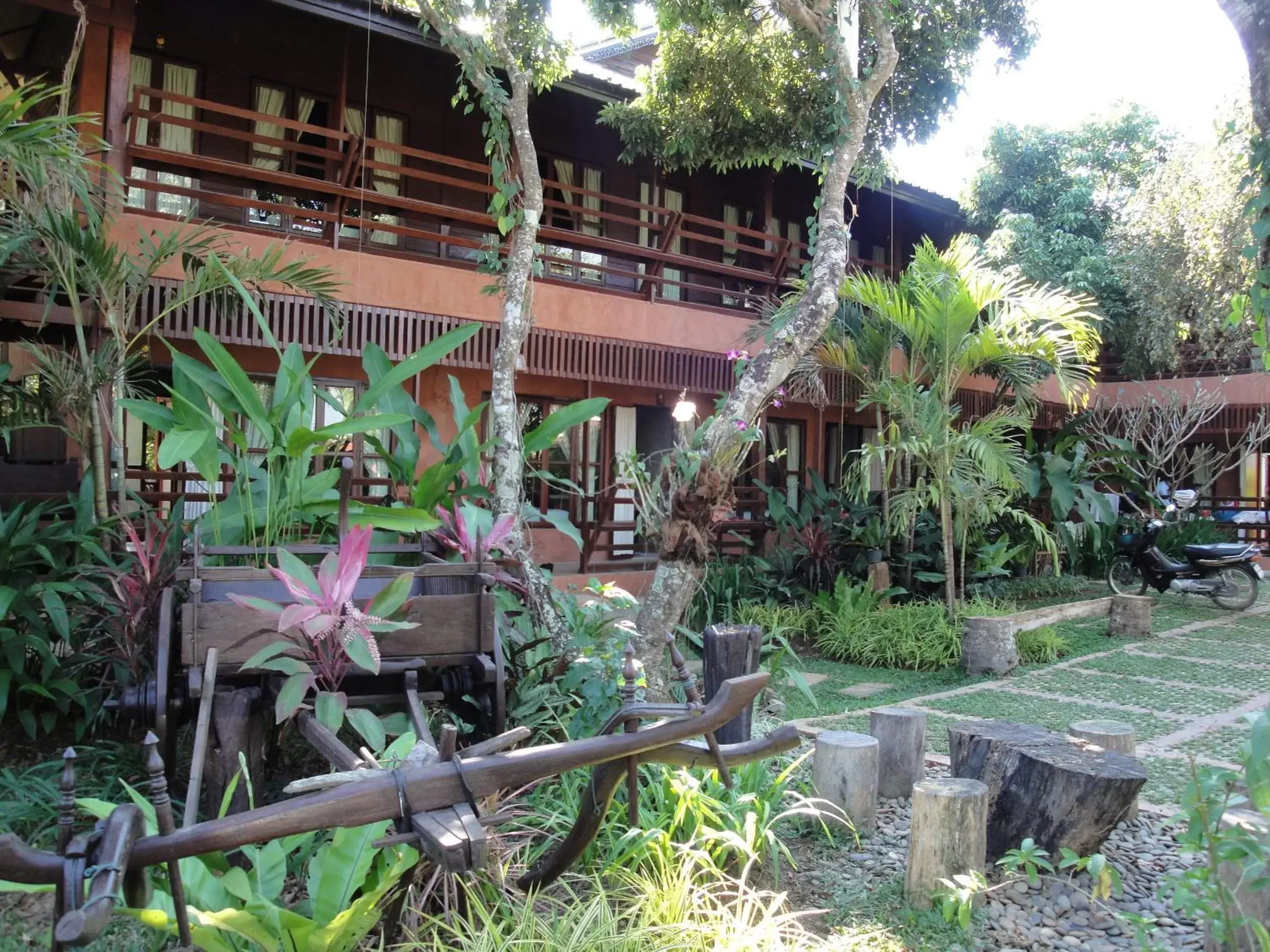 Garden, Property Building in Namkhong Guesthouse and Resort