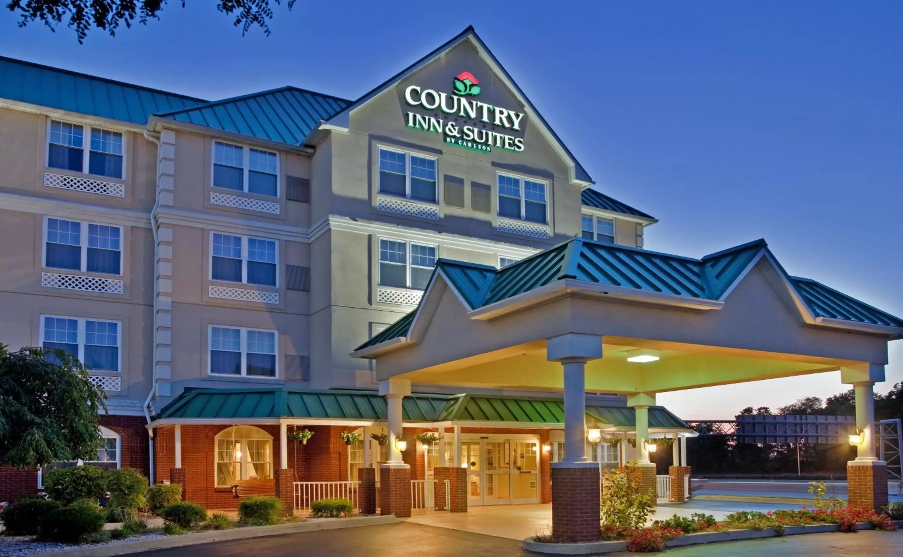 Property Building in Country Inn & Suites by Radisson, Louisville East, KY
