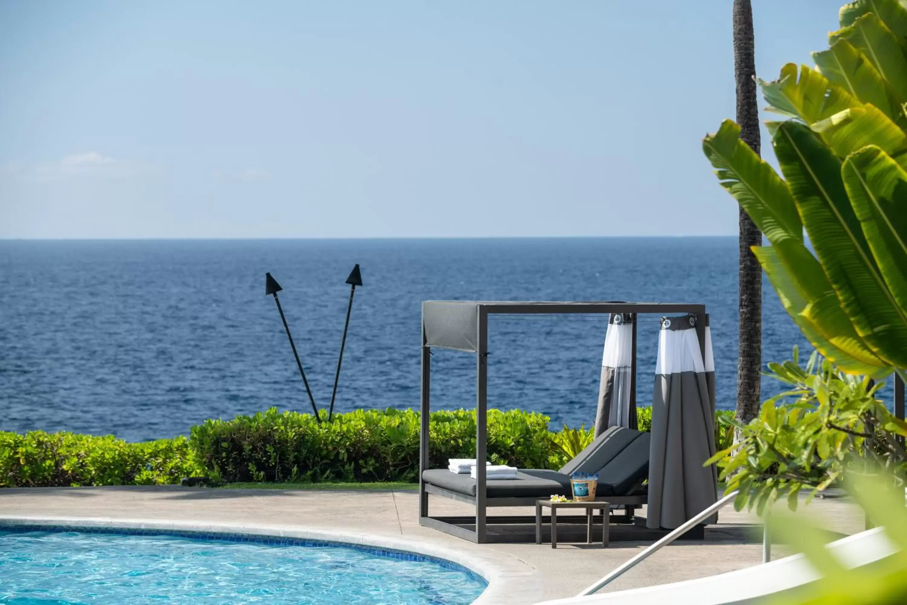 Sea view, Swimming Pool in Outrigger Kona Resort and Spa