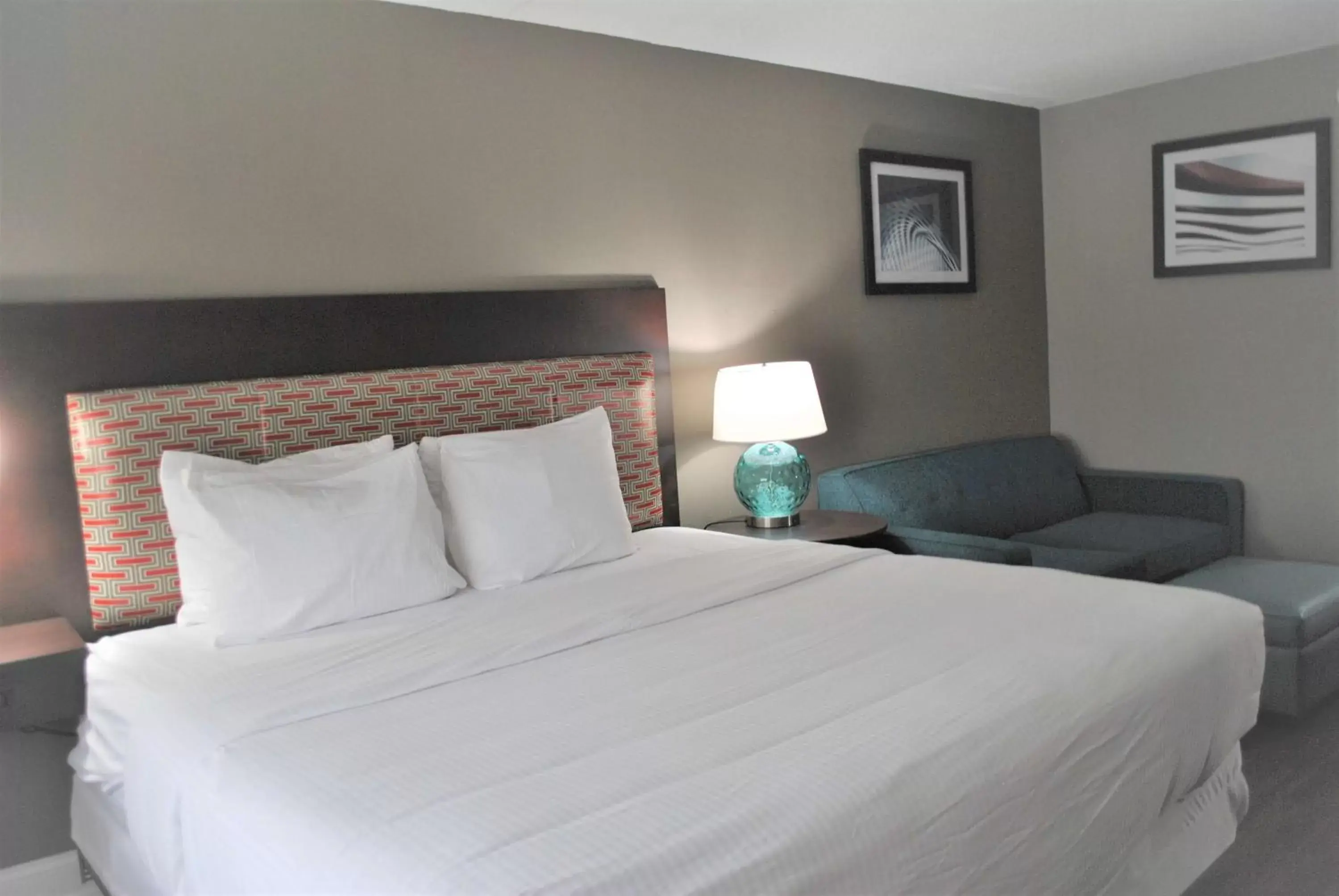 TV and multimedia, Bed in Best Western Plus Executive Residency Pottstown