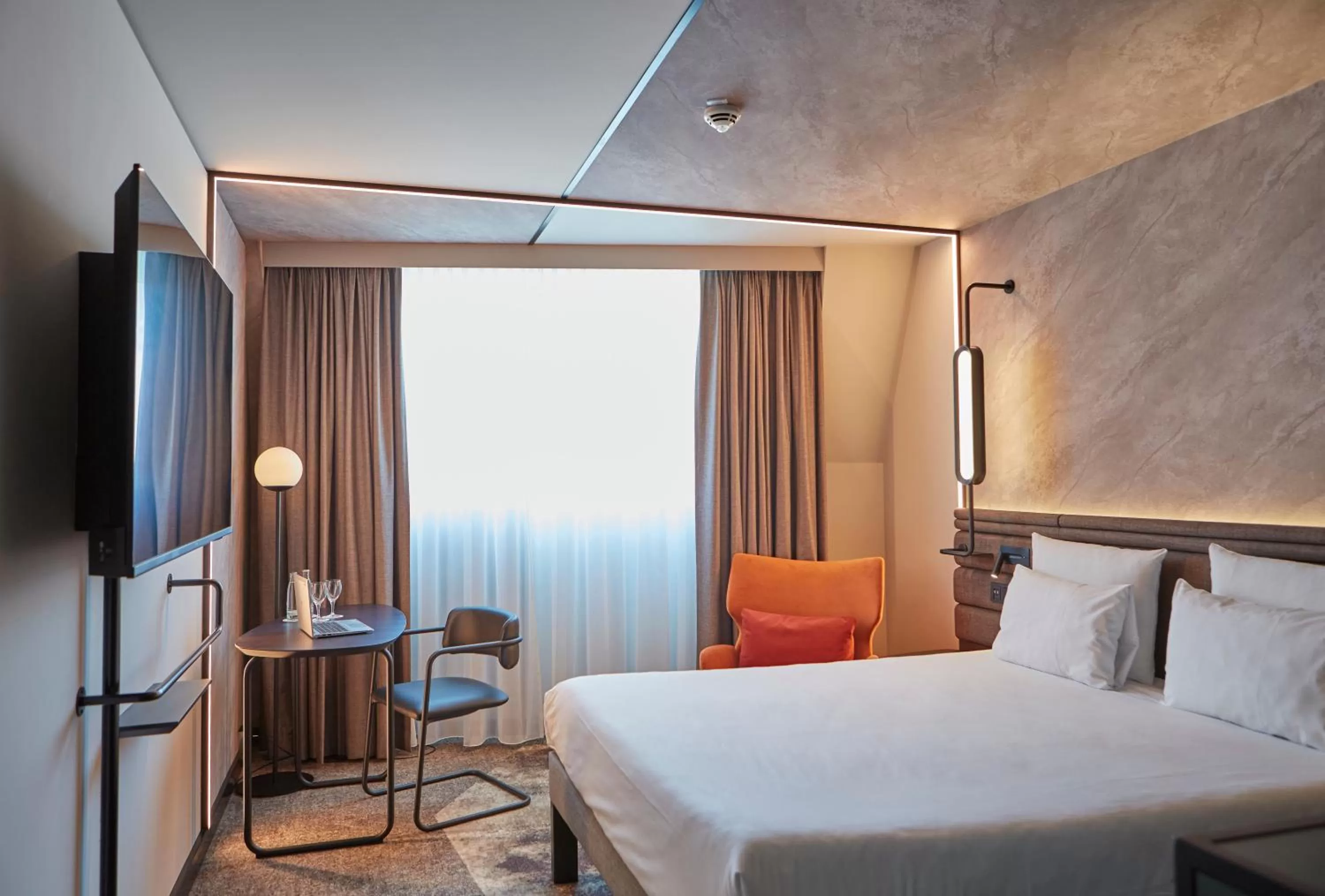 Photo of the whole room, Bed in Novotel München City