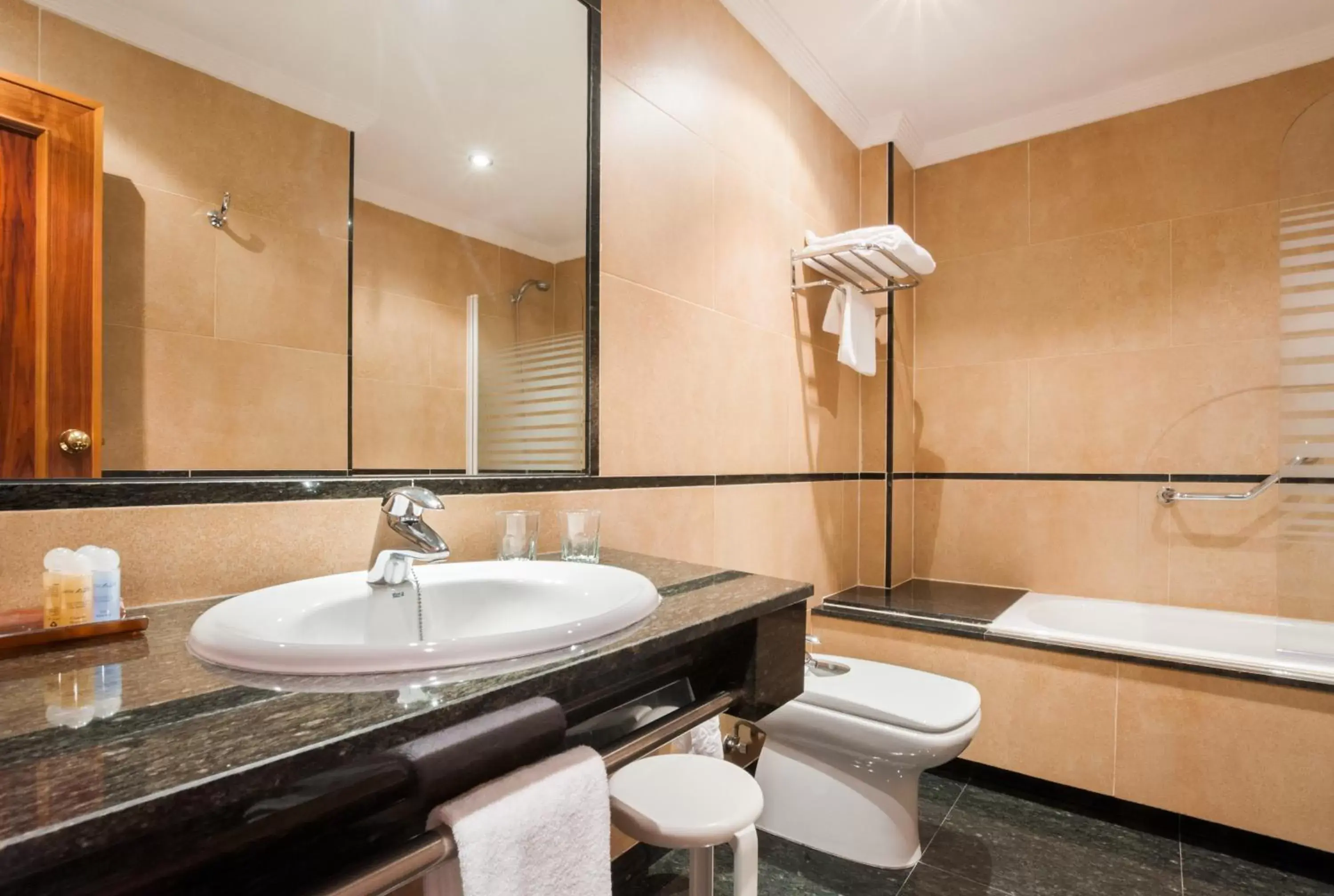 Bathroom in Hotel Regio