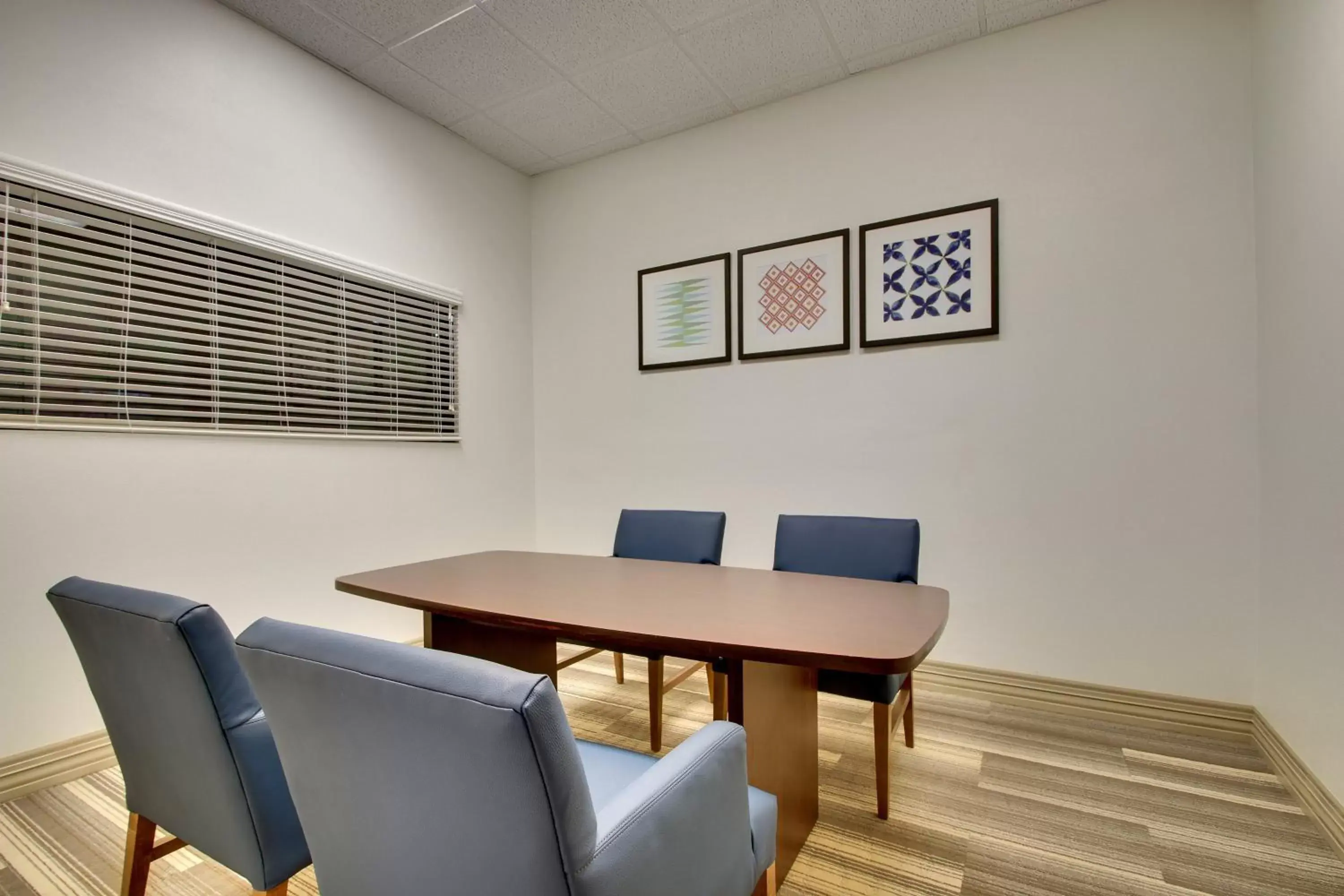 Meeting/conference room, Dining Area in Holiday Inn Express & Suites Laurel, an IHG Hotel