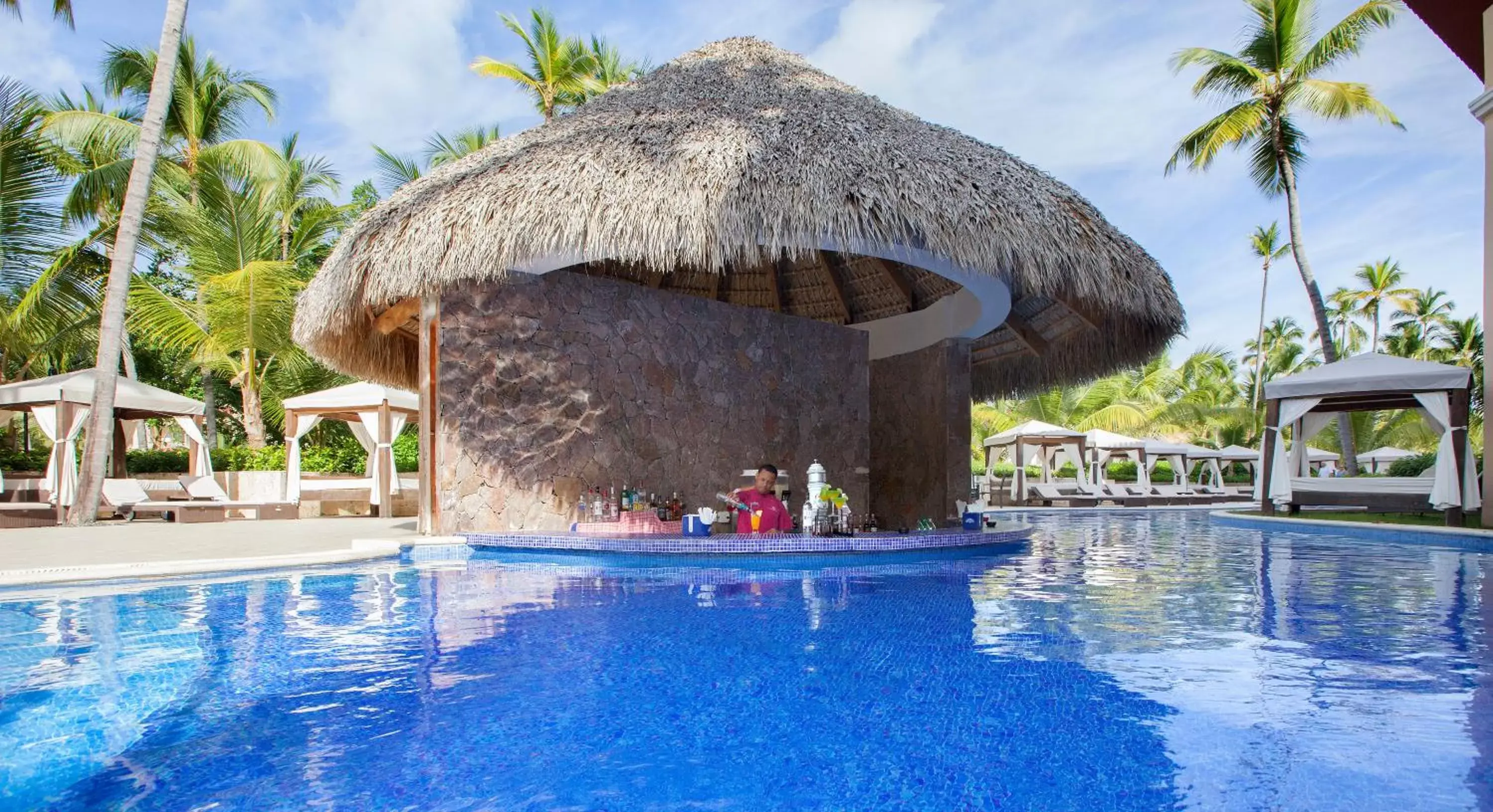 Swimming pool in Majestic Colonial Punta Cana - All Inclusive