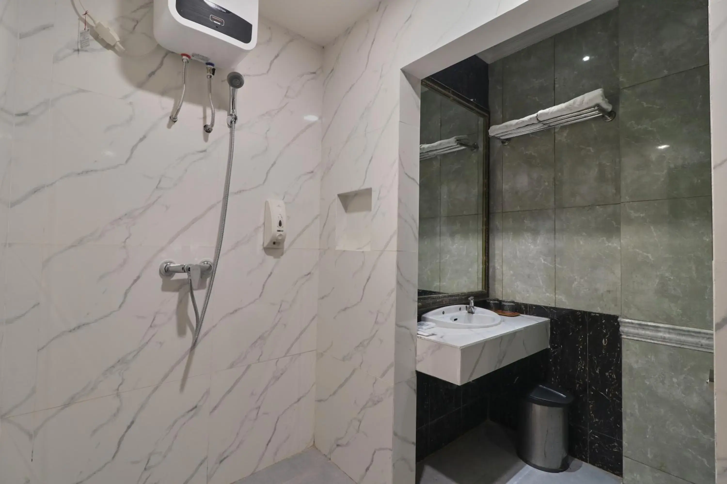 Bathroom in Coins Hotel Jakarta