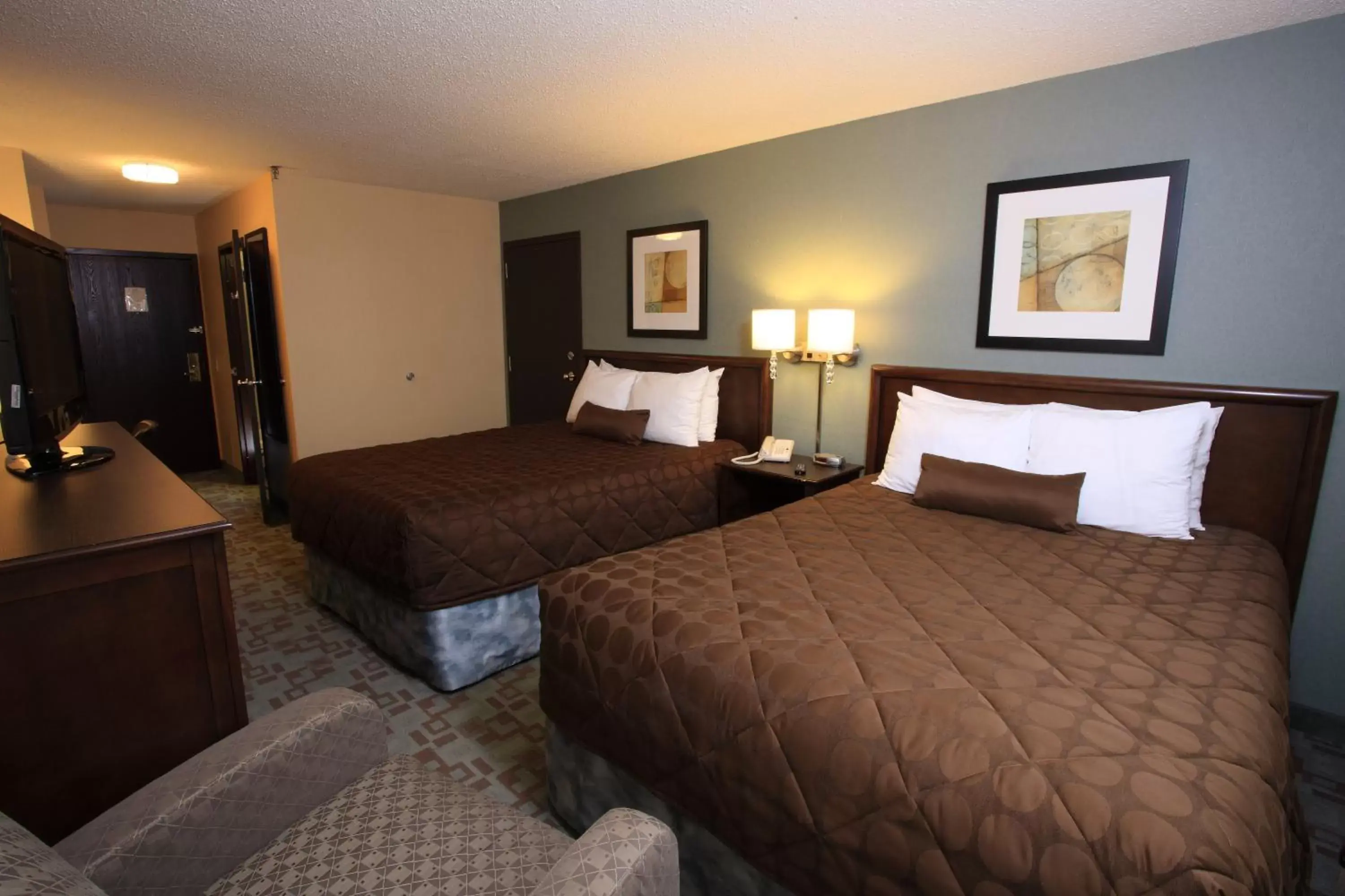 Queen Room with Two Queen Beds - Non-Smoking in Ramada by Wyndham Saskatoon