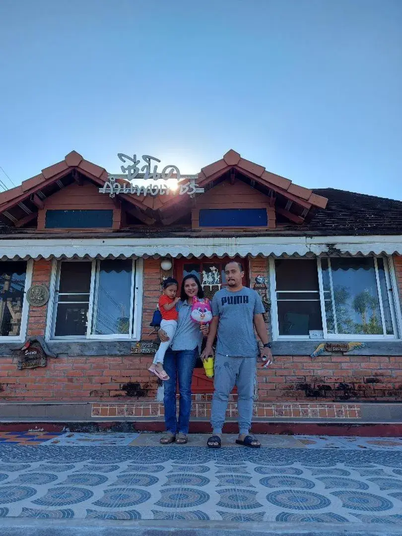 Family in Scenic Riverside Resort