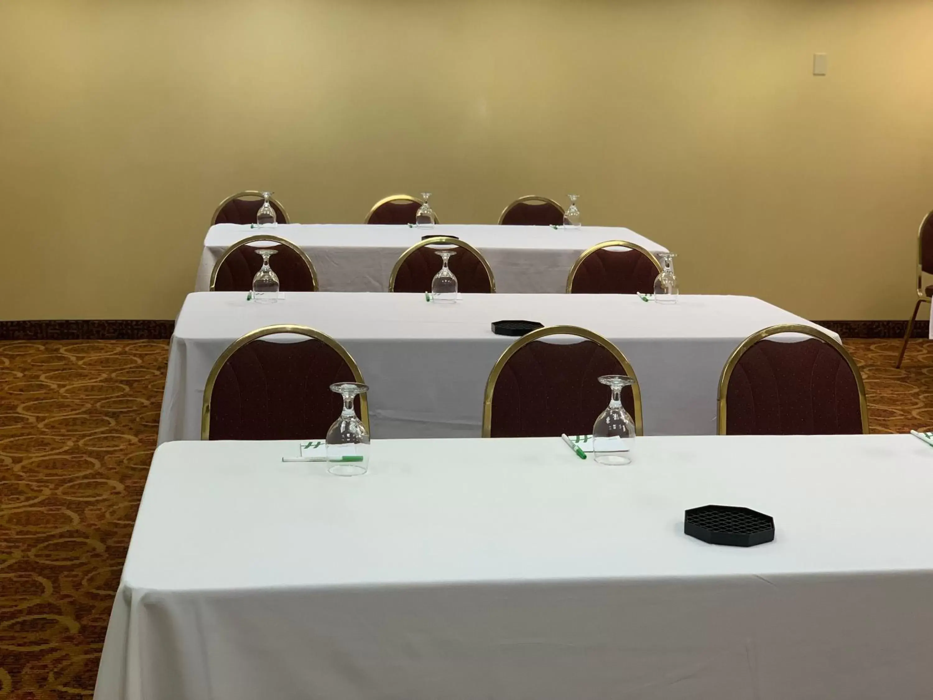 Meeting/conference room in Clarion Hotel & Suites Conference Center Memphis Airport