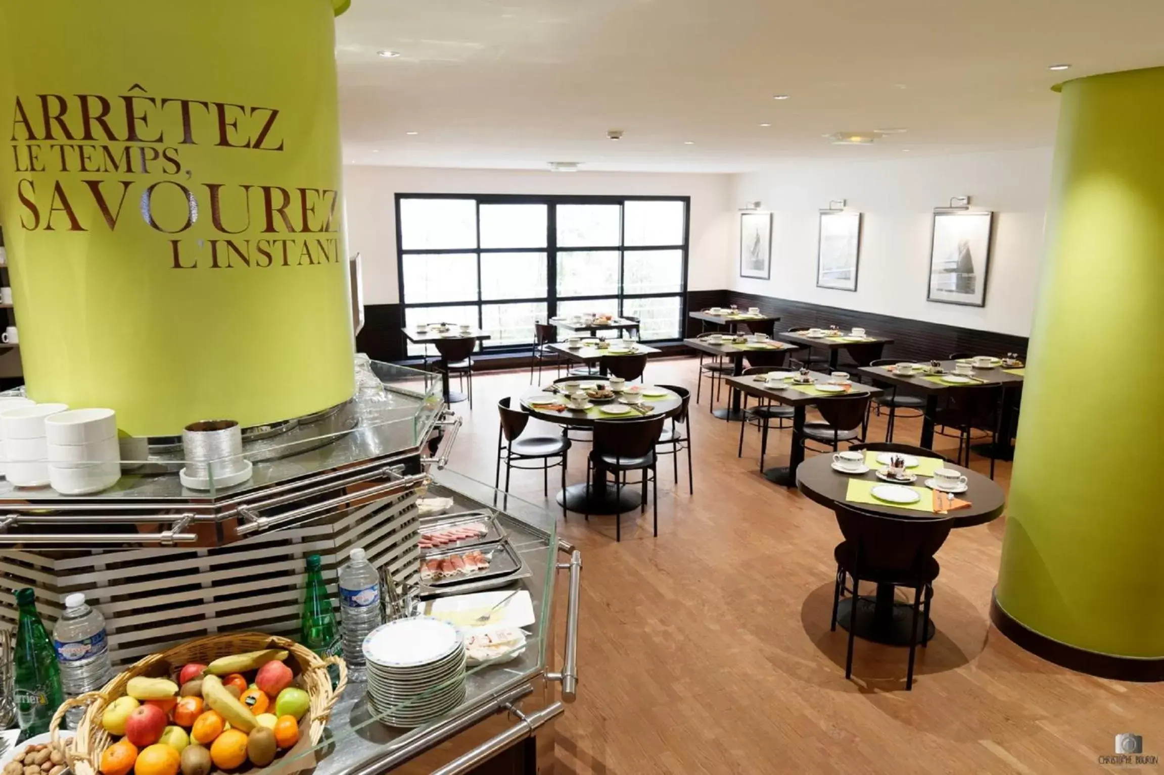 Restaurant/Places to Eat in Kyriad Prestige Les Sables d'Olonne - Plage - Centre des Congrès