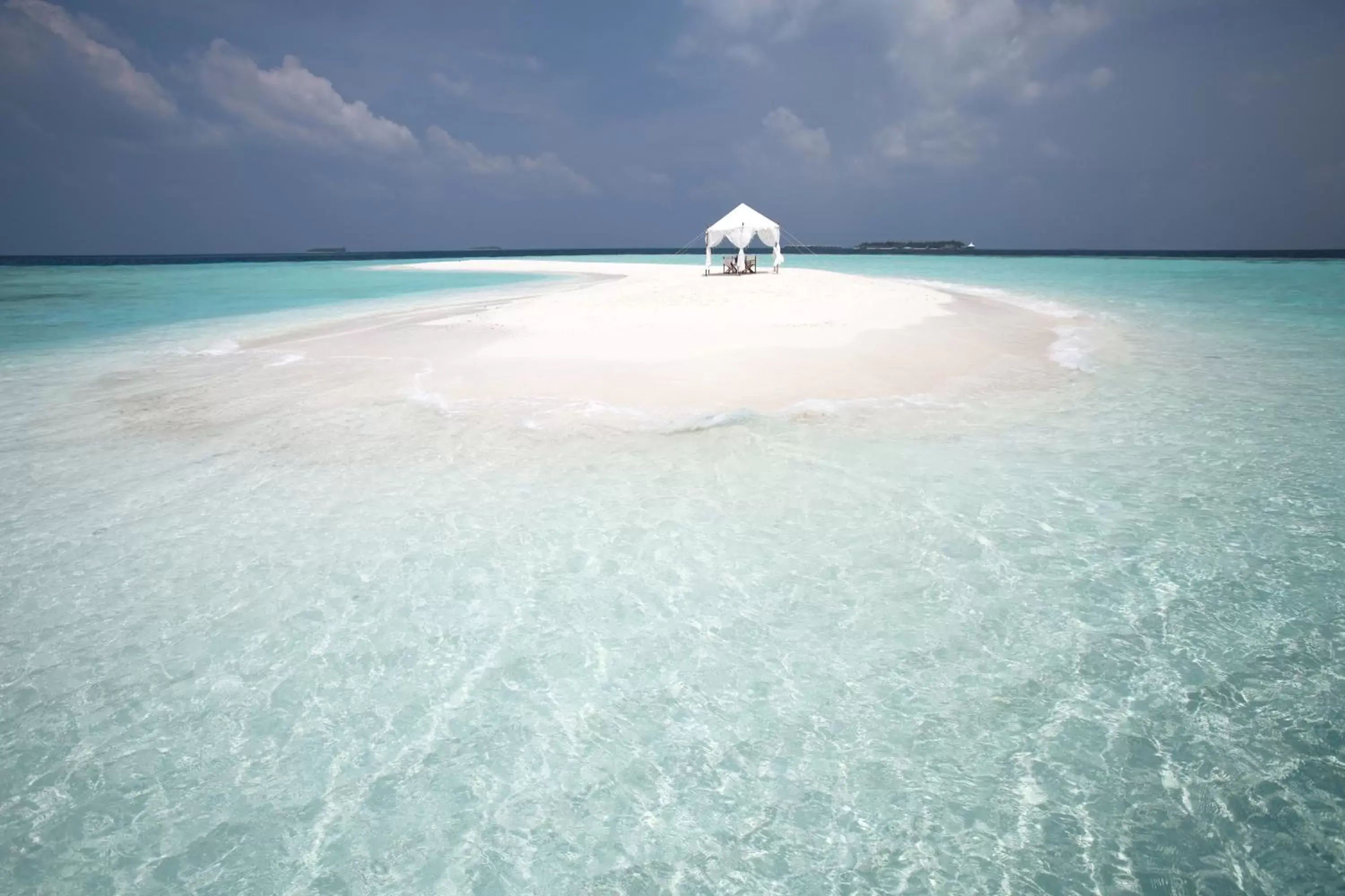 Restaurant/places to eat, Beach in Baros Maldives