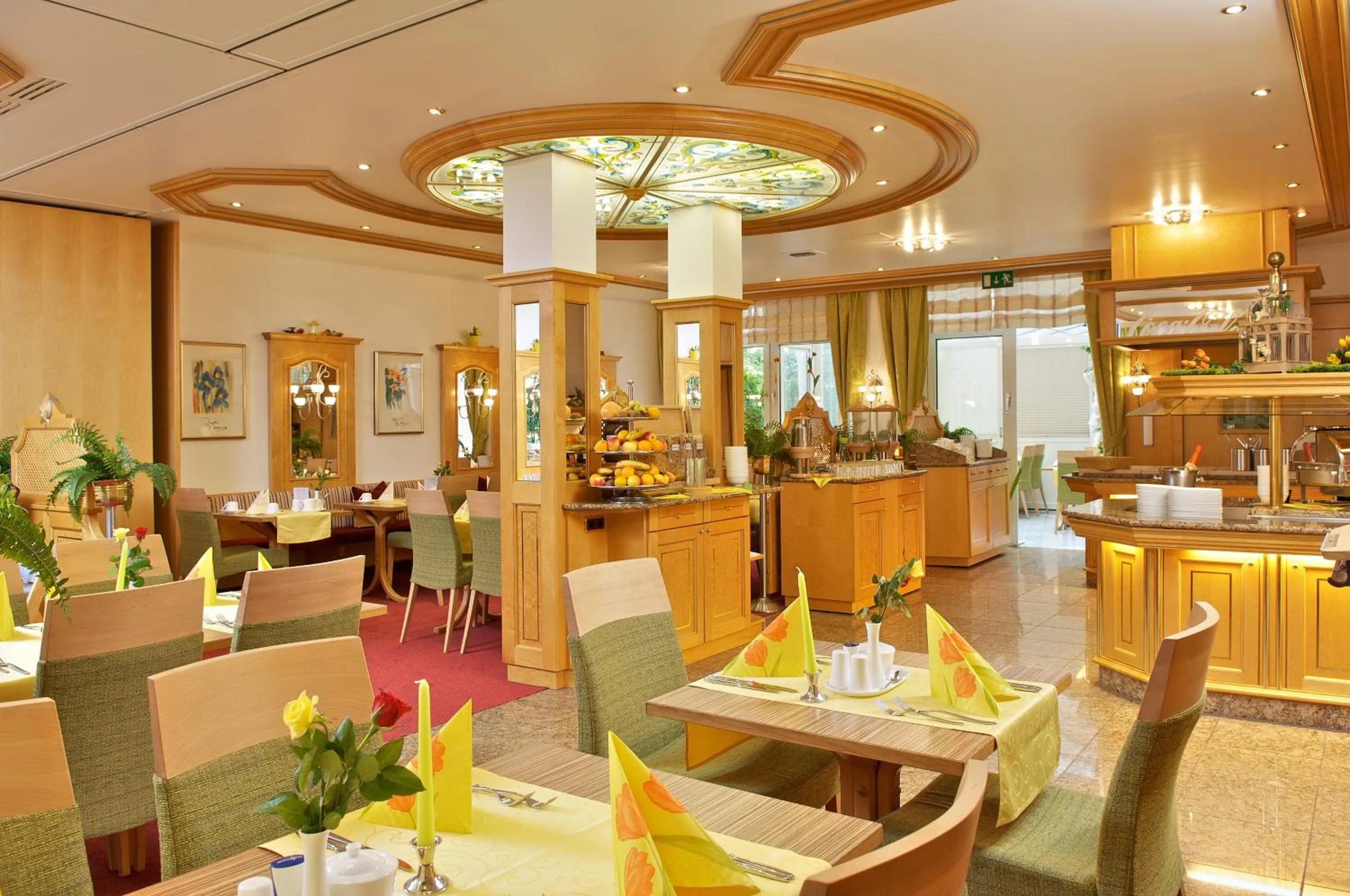 Restaurant/places to eat in Park Hotel Laim