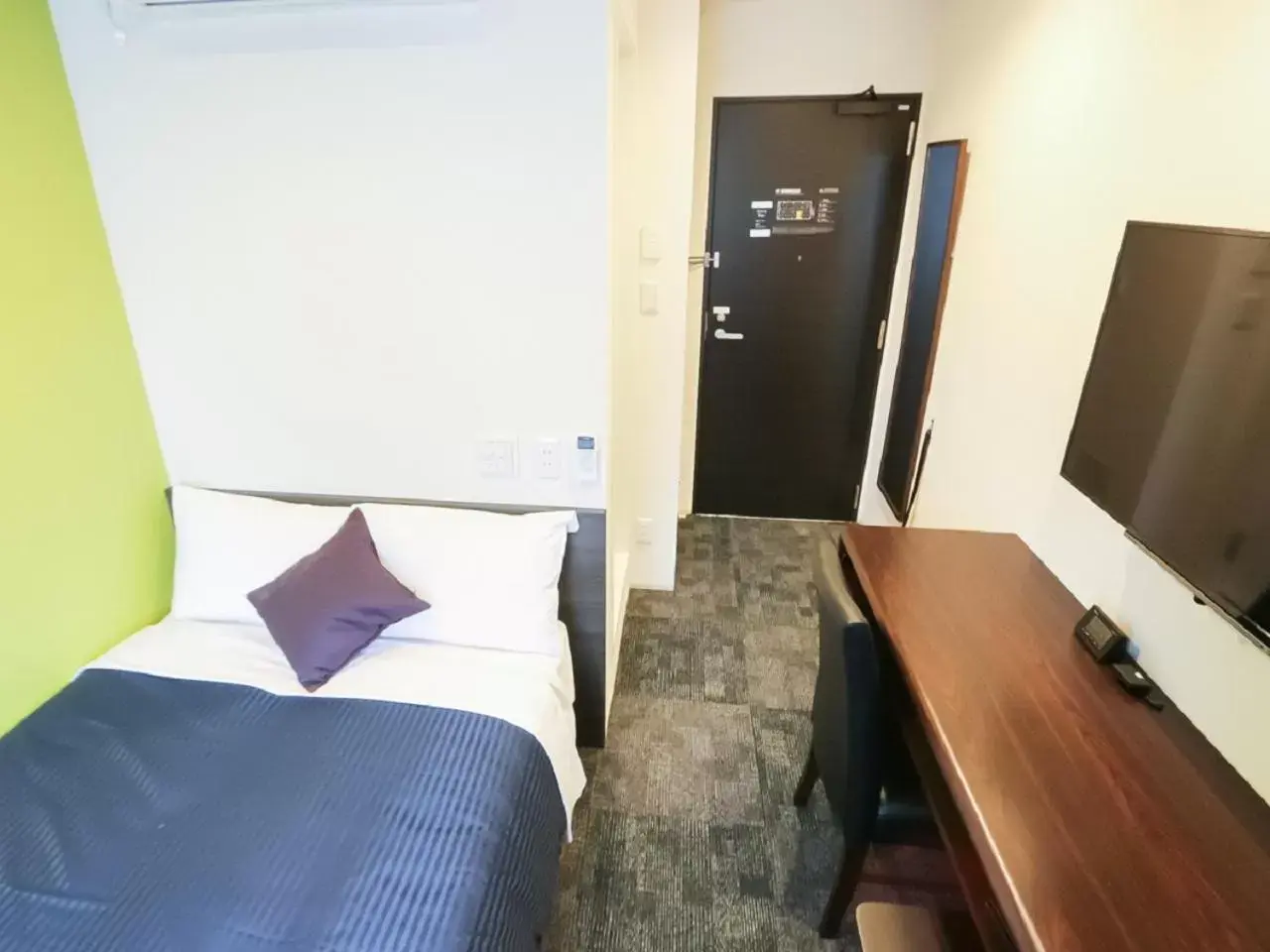 Bed in HOTEL LiVEMAX Niigata Ekimae