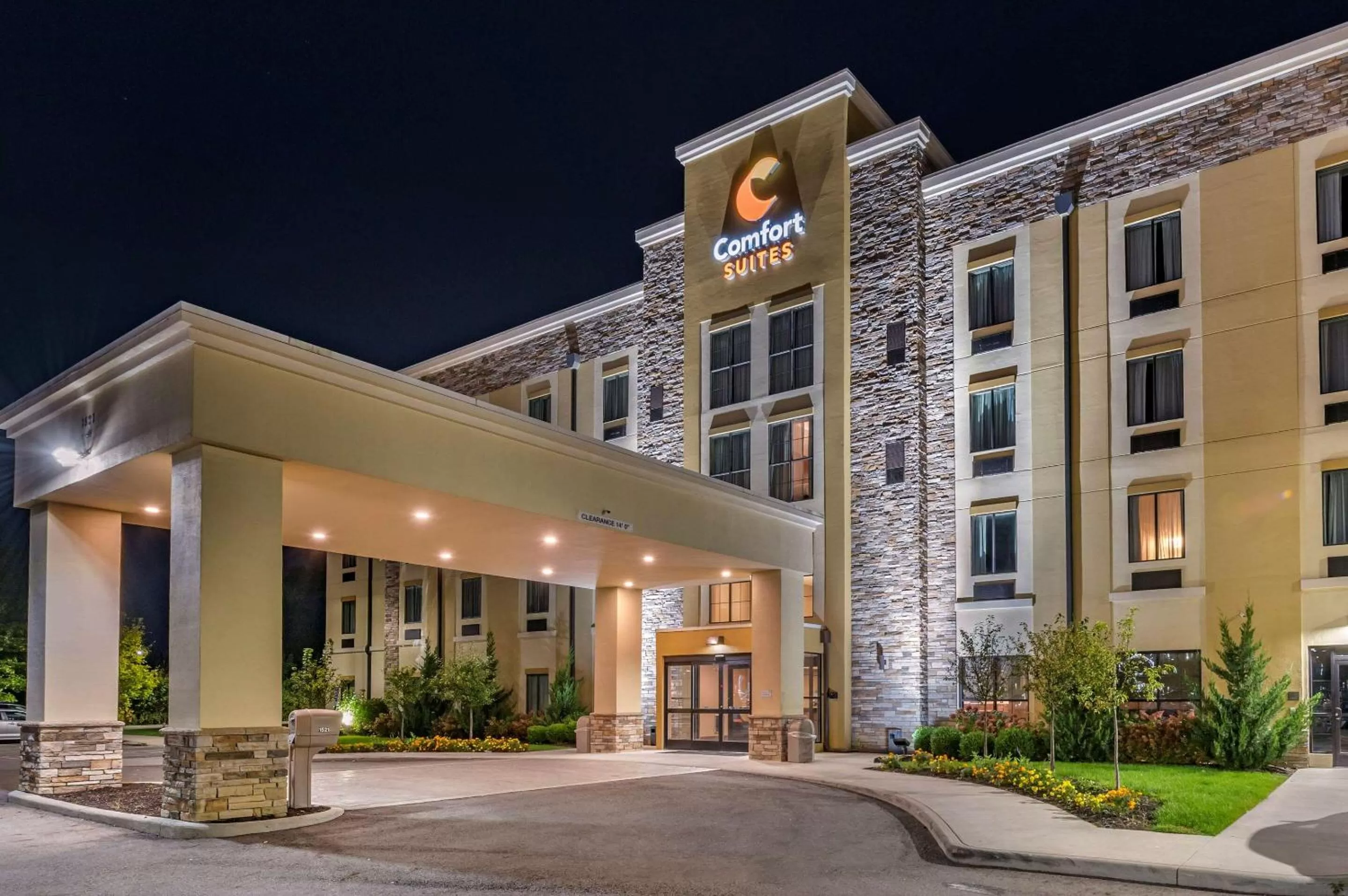 Property building in Comfort Suites Columbus Airport