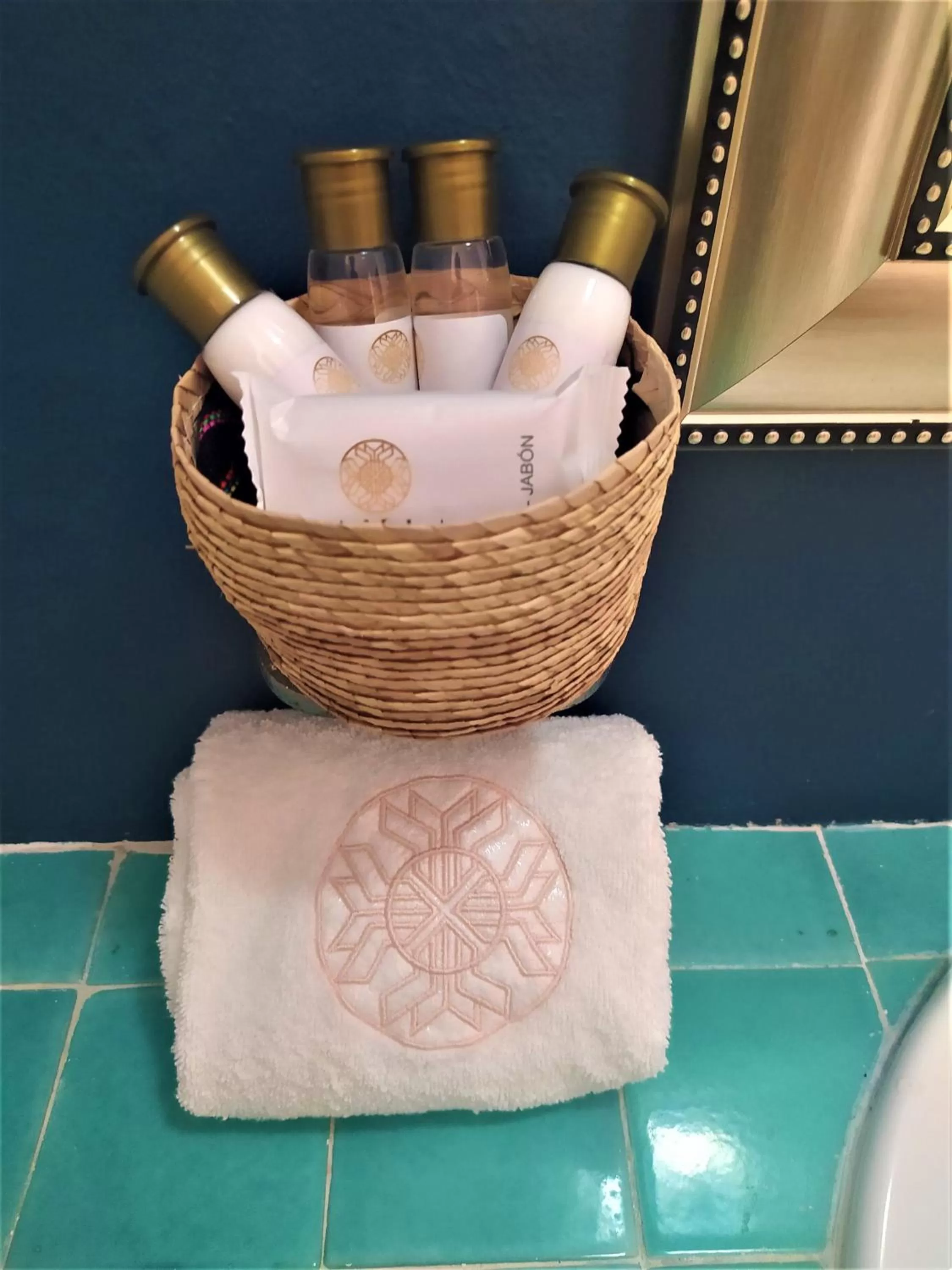 Bathroom in Hotel Mariachi by Kavia 5th Av