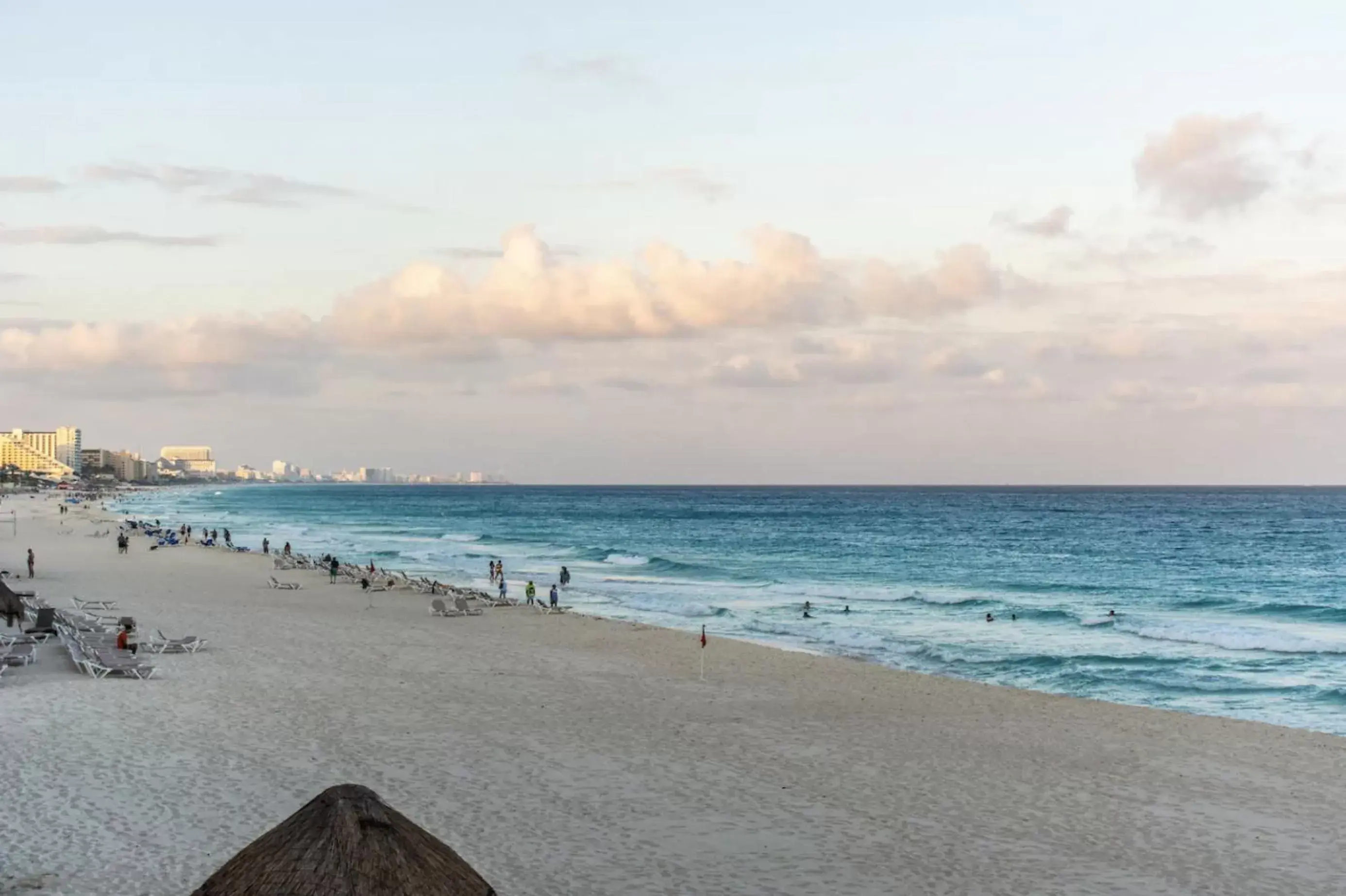 Beach in Cancun Beach&Sunrise