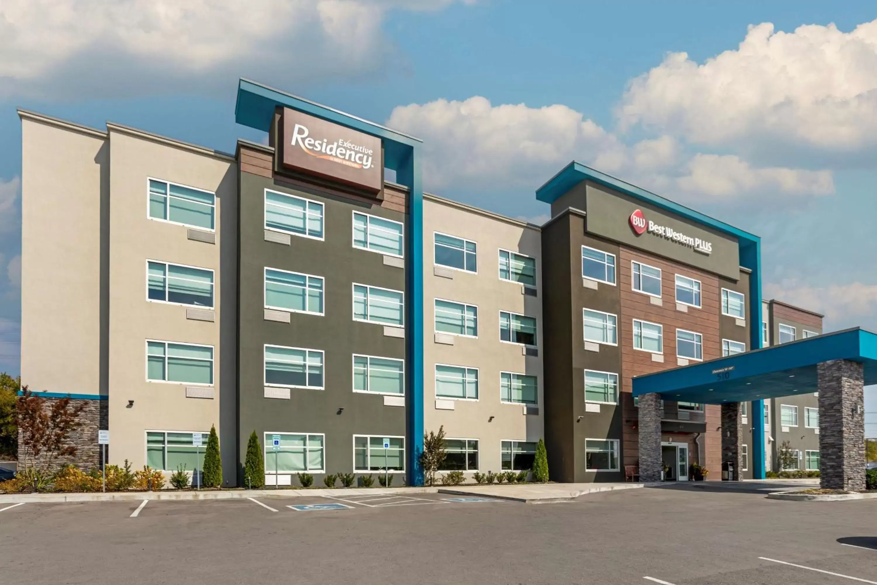 Property Building in Best Western Plus Executive Residency Antioch Inn