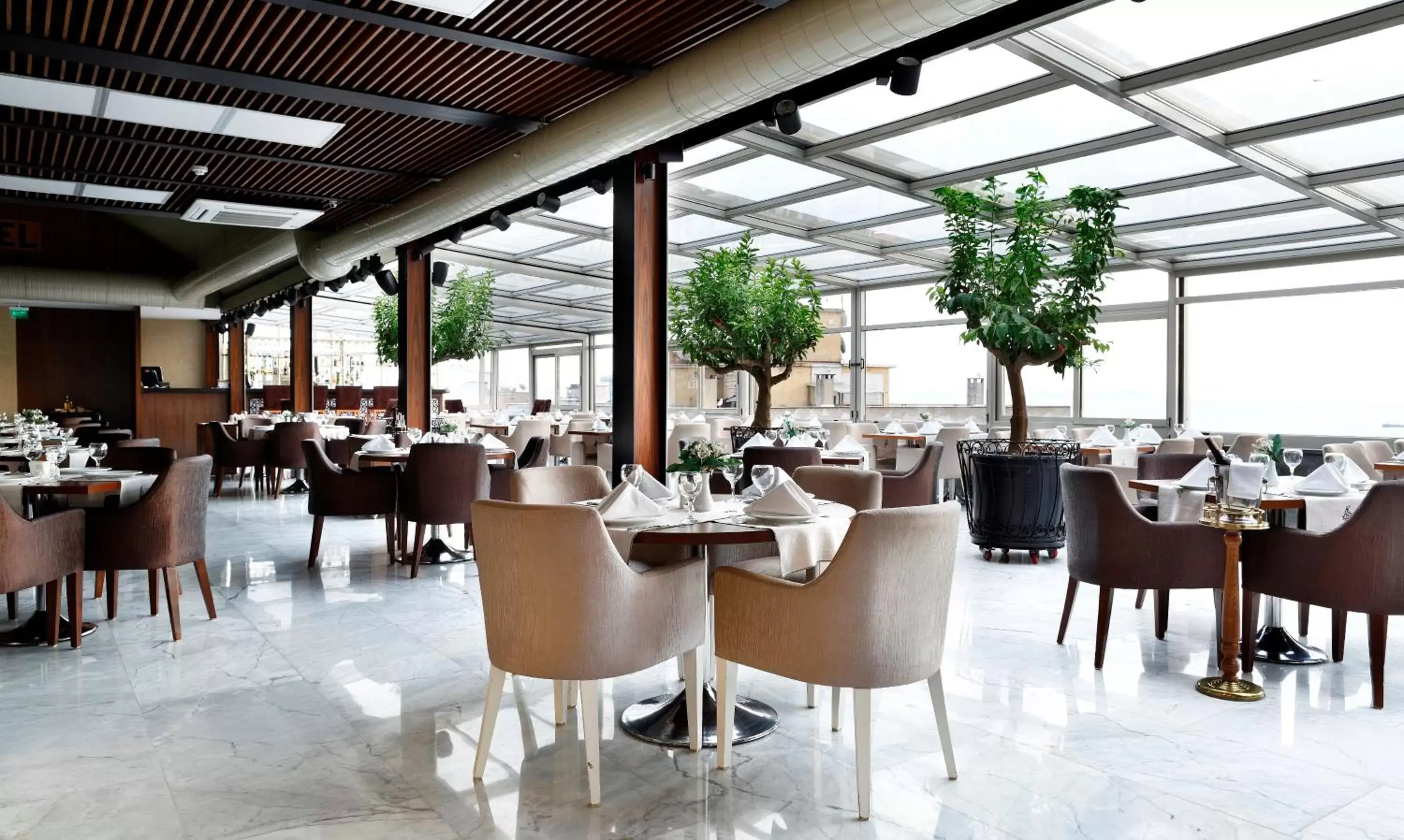 Restaurant/places to eat in Darkhill Hotel Restaurant/places to eat in Darkhill Hotel