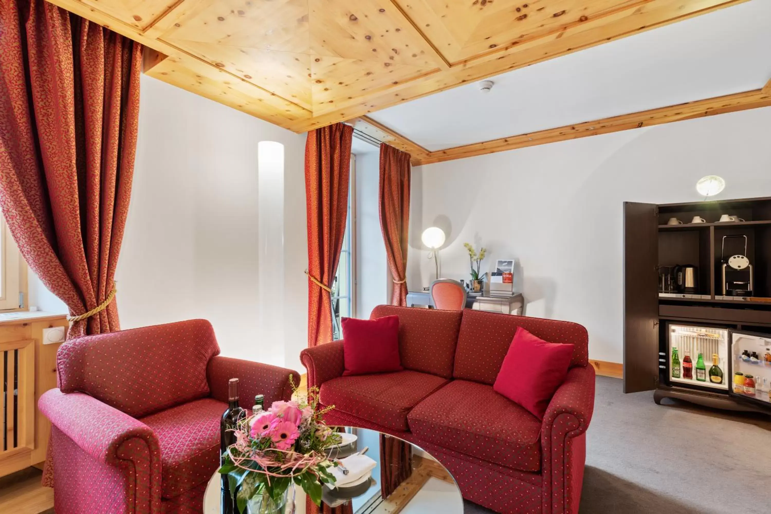 Living room, Seating Area in Grand Hotel Zermatterhof