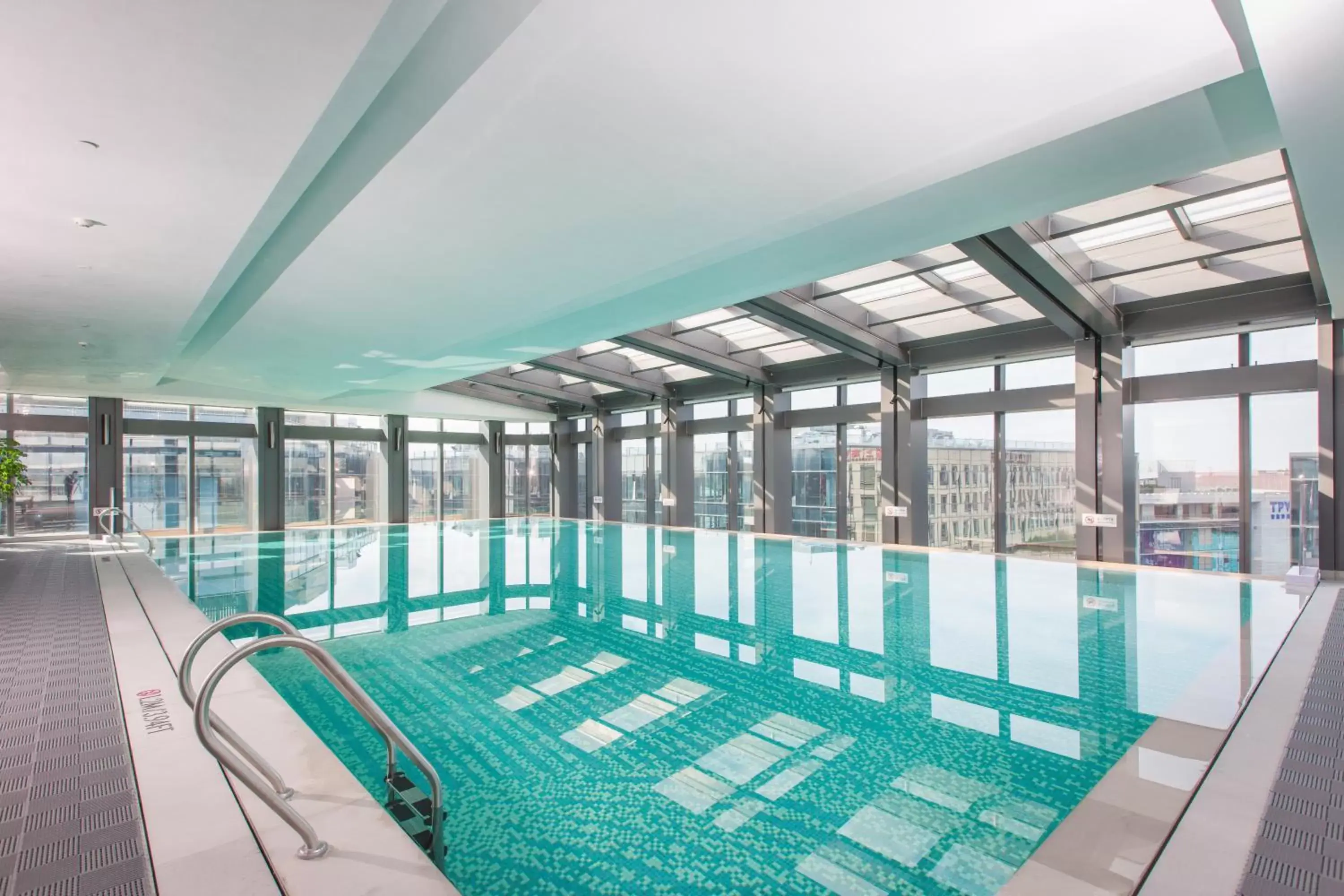 Swimming Pool in Hyatt House Shanghai Hongqiao CBD