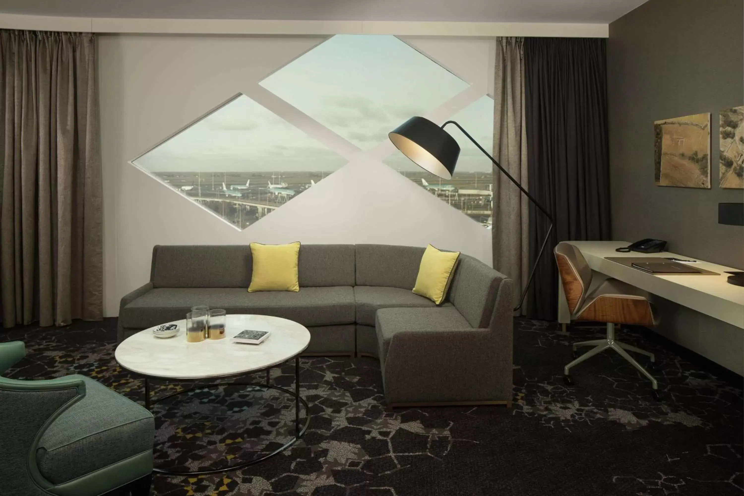 Bedroom, Seating Area in Hilton Amsterdam Airport Schiphol