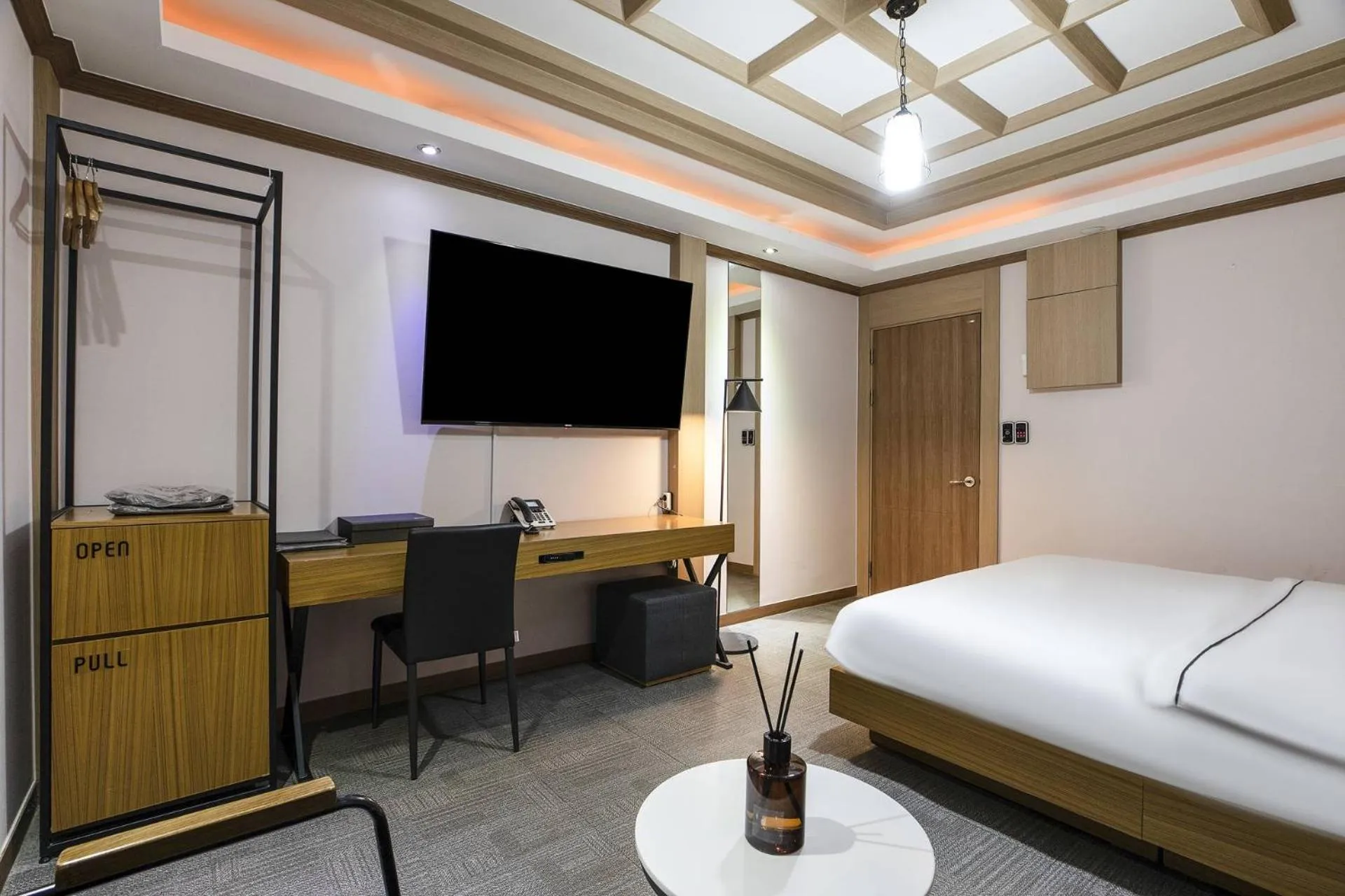 TV/Entertainment Center in Central Plaza Hotel