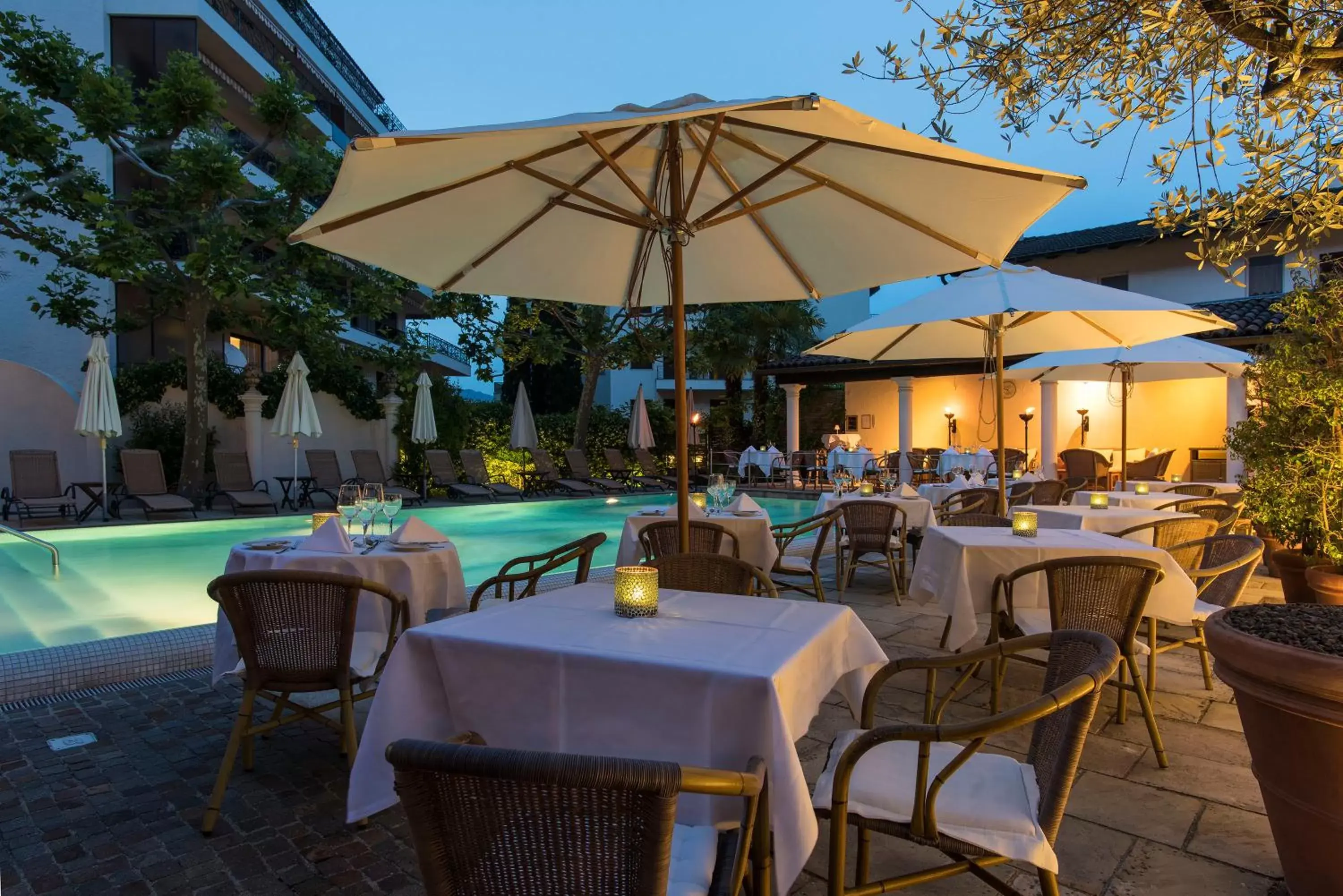 Patio, Restaurant/Places to Eat in Suiten-Hotel Sunstar Brissago