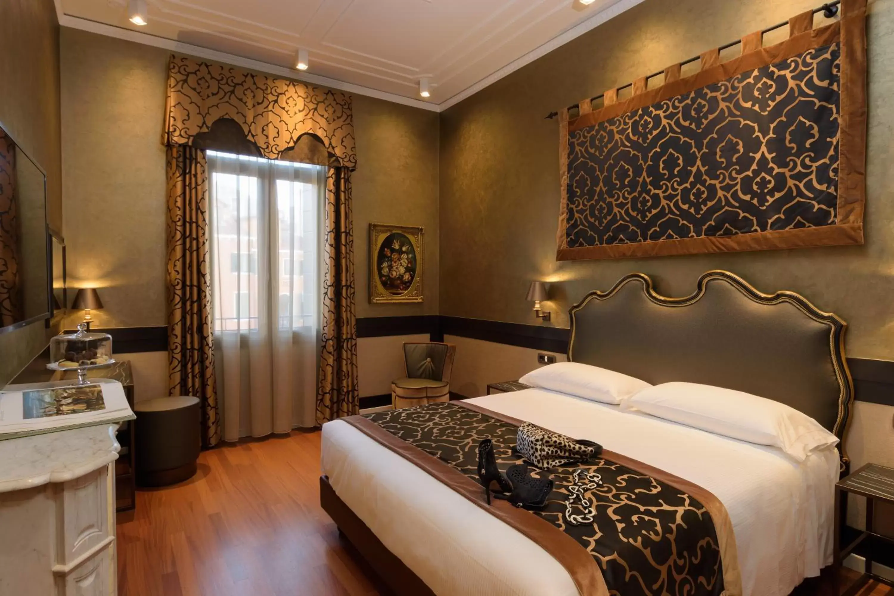 Photo of the whole room, Bed in UNAHOTELS Ala Venezia-Adults 16