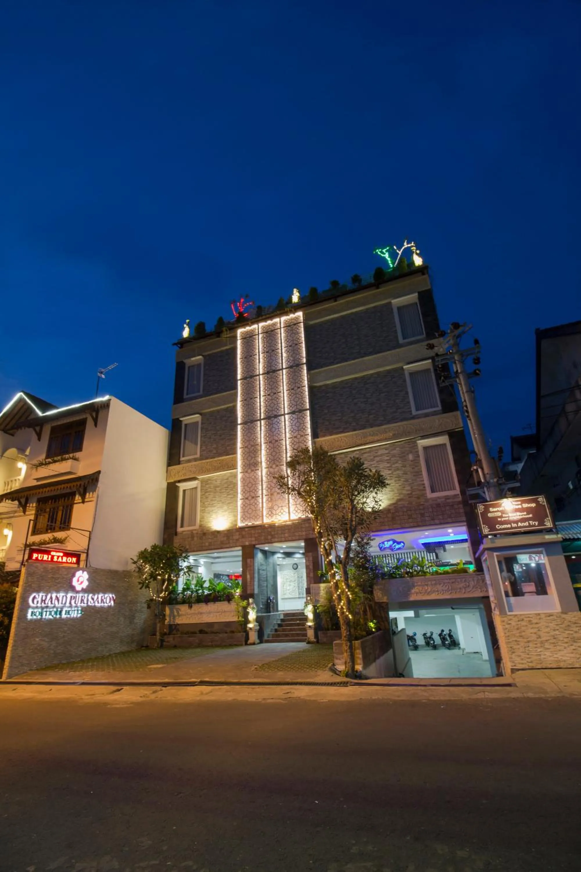 Property building in Grand Puri Saron Hotel Yogyakarta