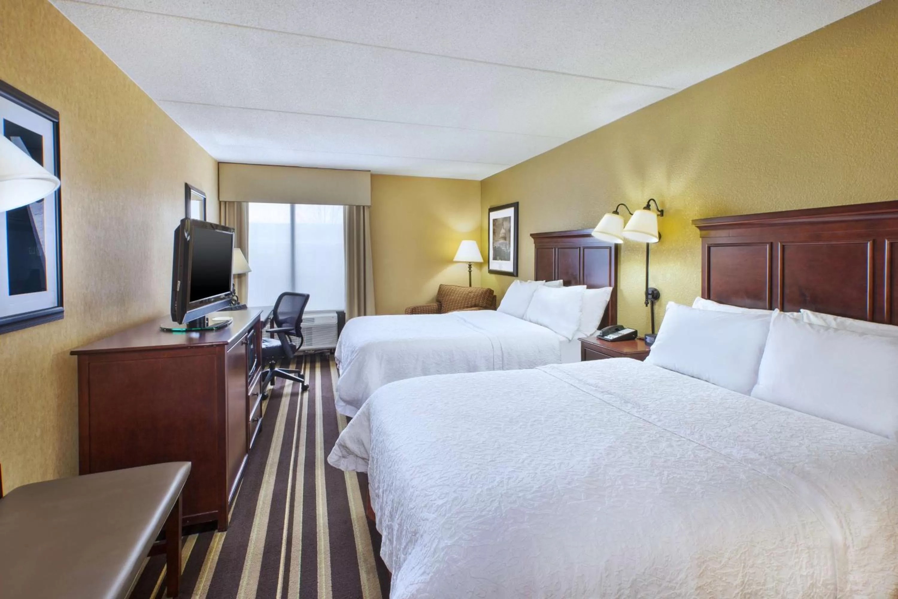Bed in Hampton Inn Washington-Dulles International Airport South