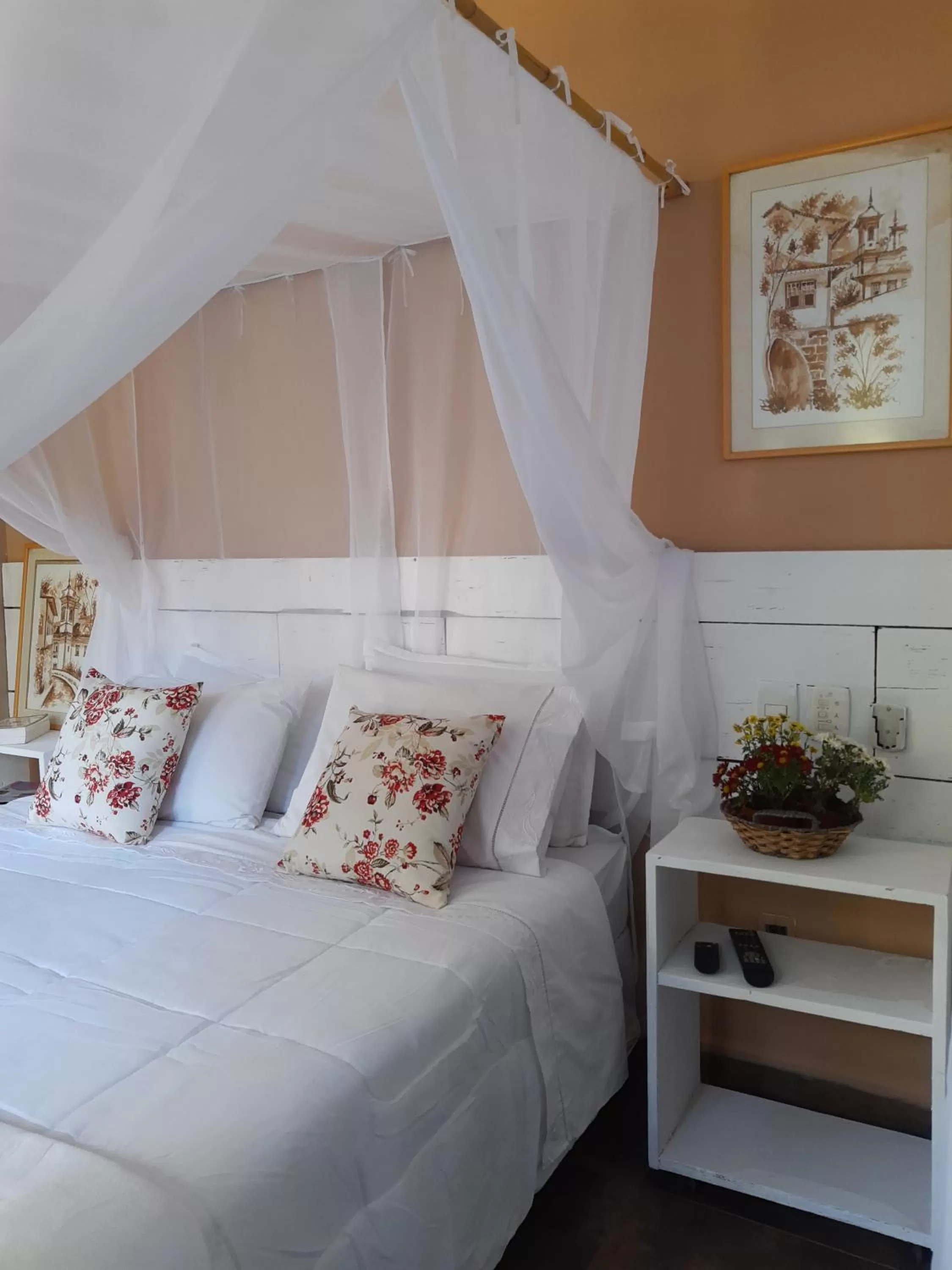 Property building, Bed in Magias de Paraty Ecopousada