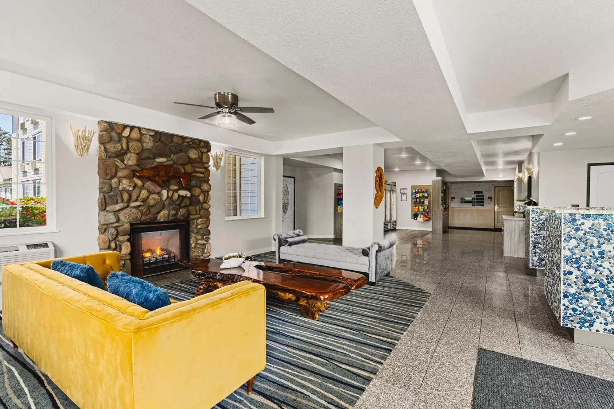 Seating Area in The Ashley Inn & Suites