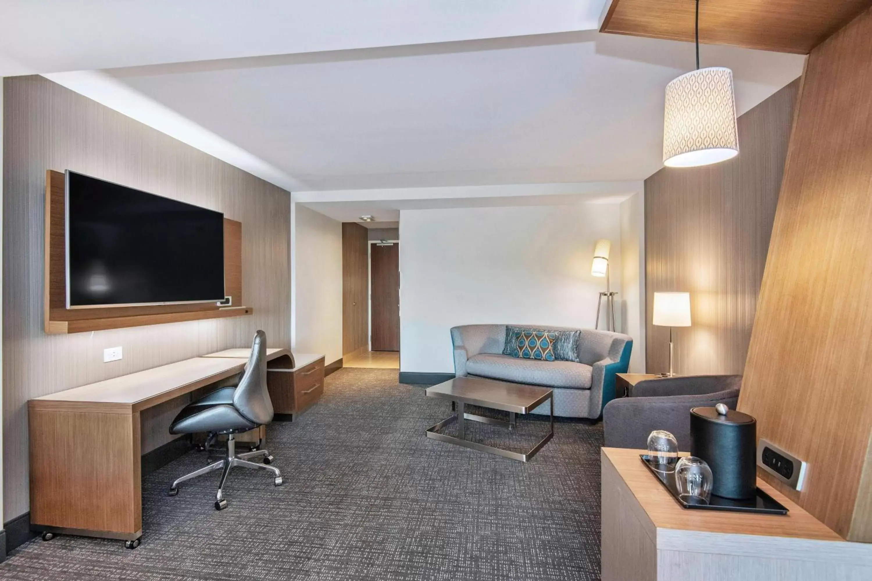 Living room, Seating Area in Courtyard by Marriott Raleigh Cary/Parkside Town Commons