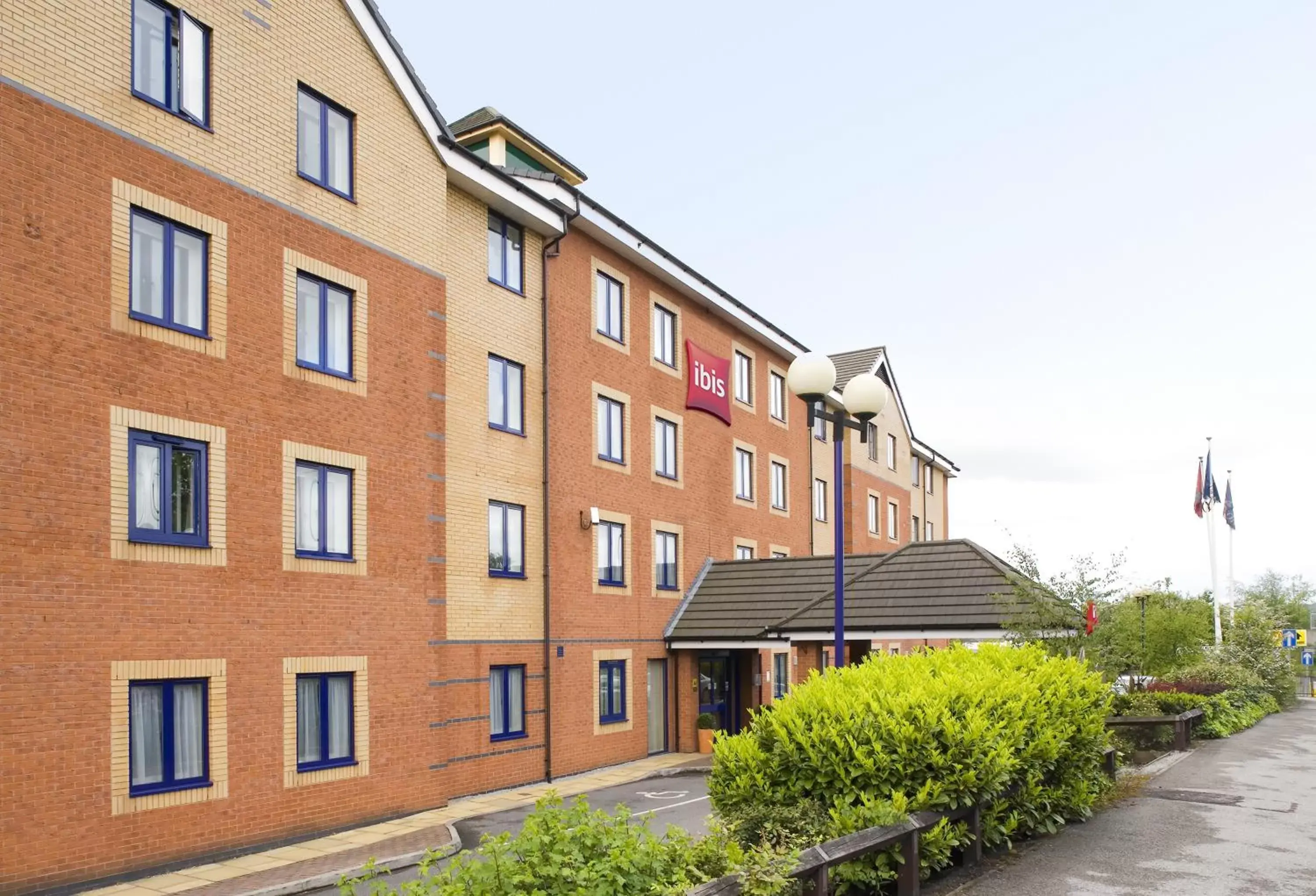 Facade/entrance in ibis Chesterfield Centre – Market Town Facade/entrance in ibis Chesterfield Centre – Market Town