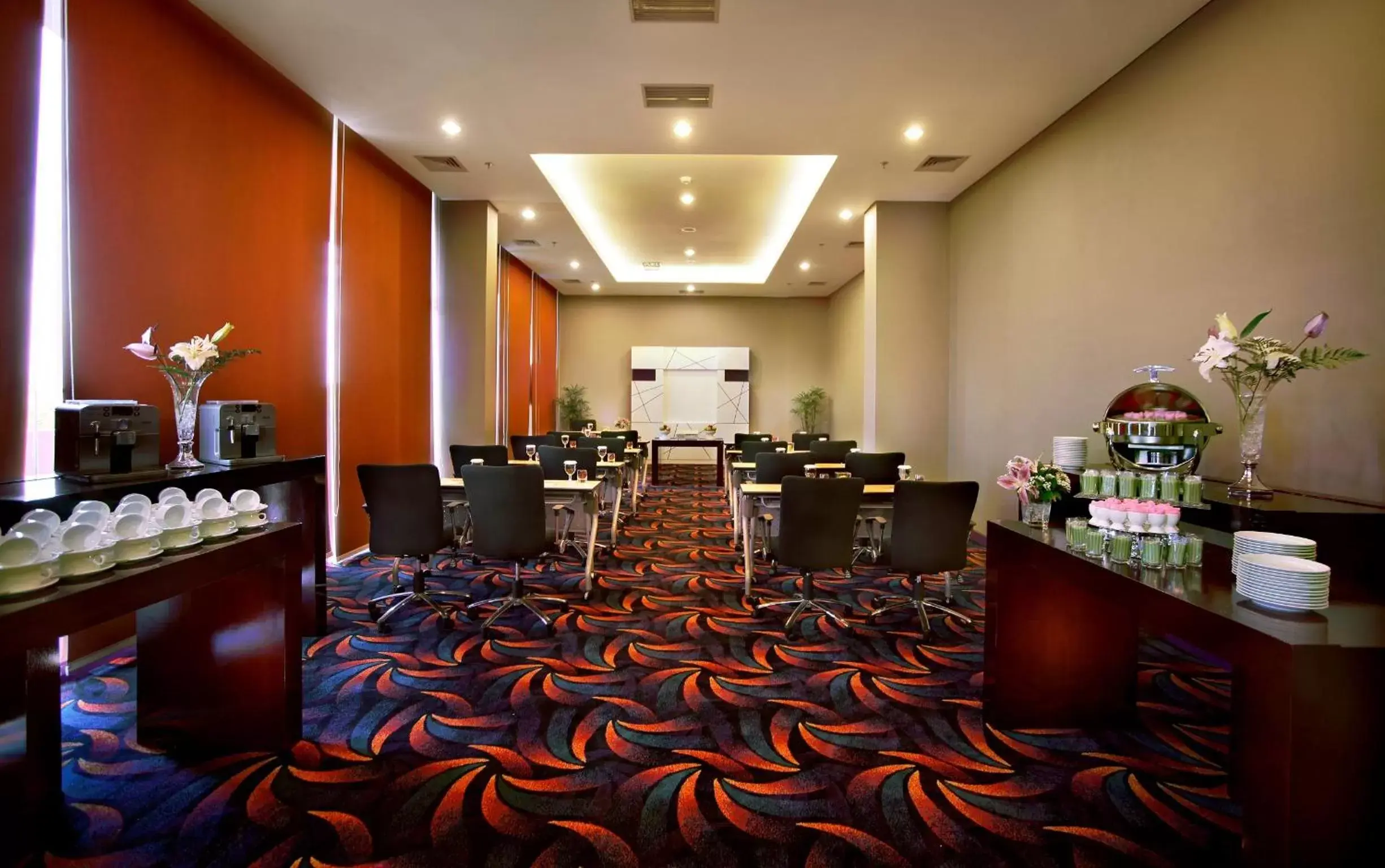 Business facilities in Fame Hotel Gading Serpong