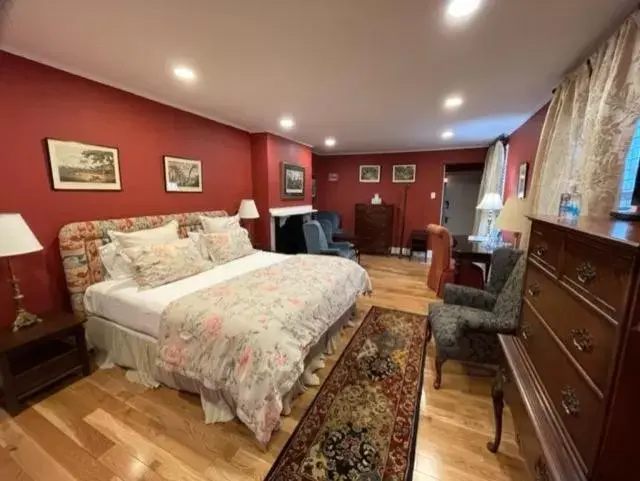 Photo of the whole room in La Reserve Bed and Breakfast