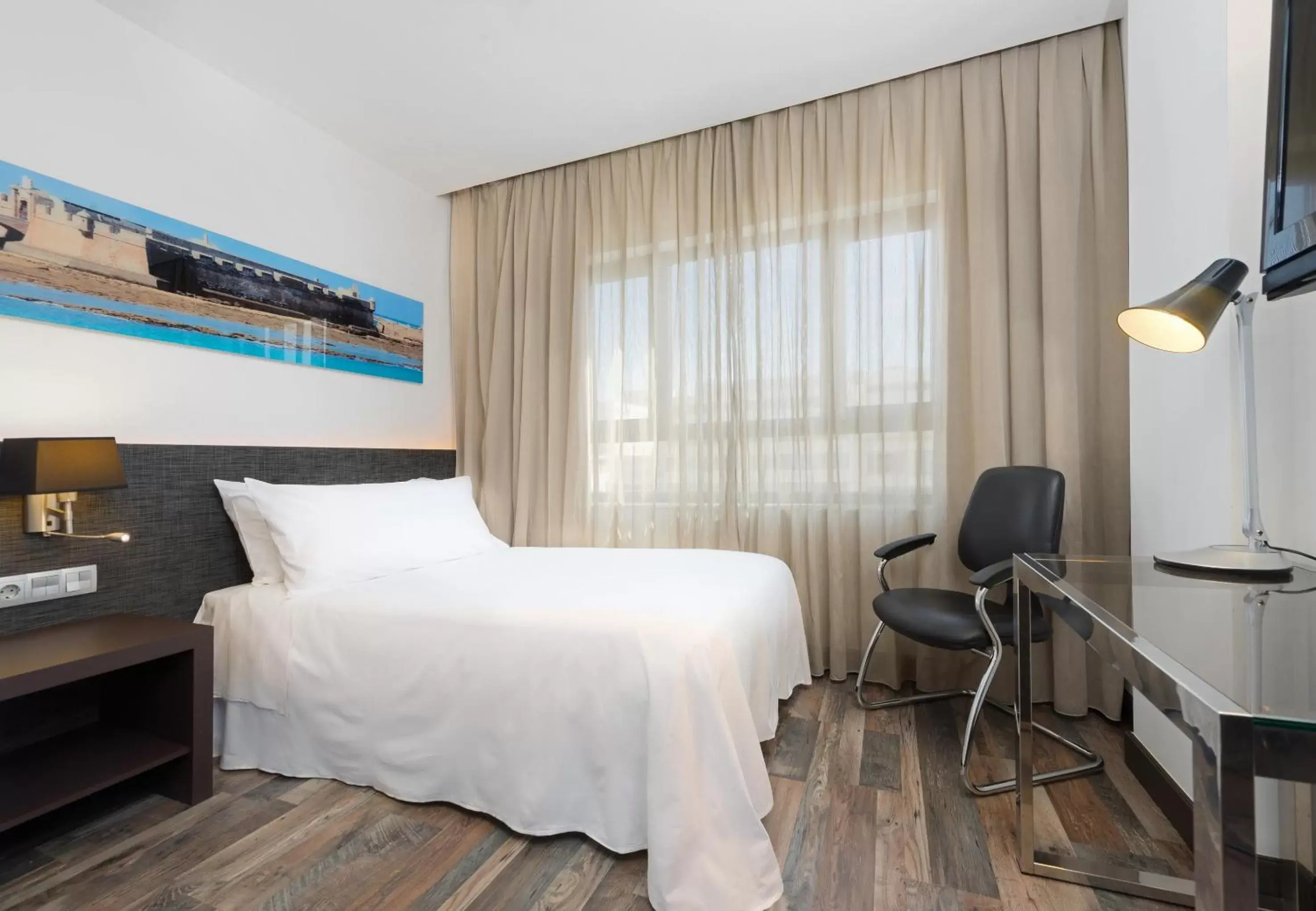 Photo of the whole room, Bed in Hotel Cádiz Paseo del Mar, Affiliated by Meliá