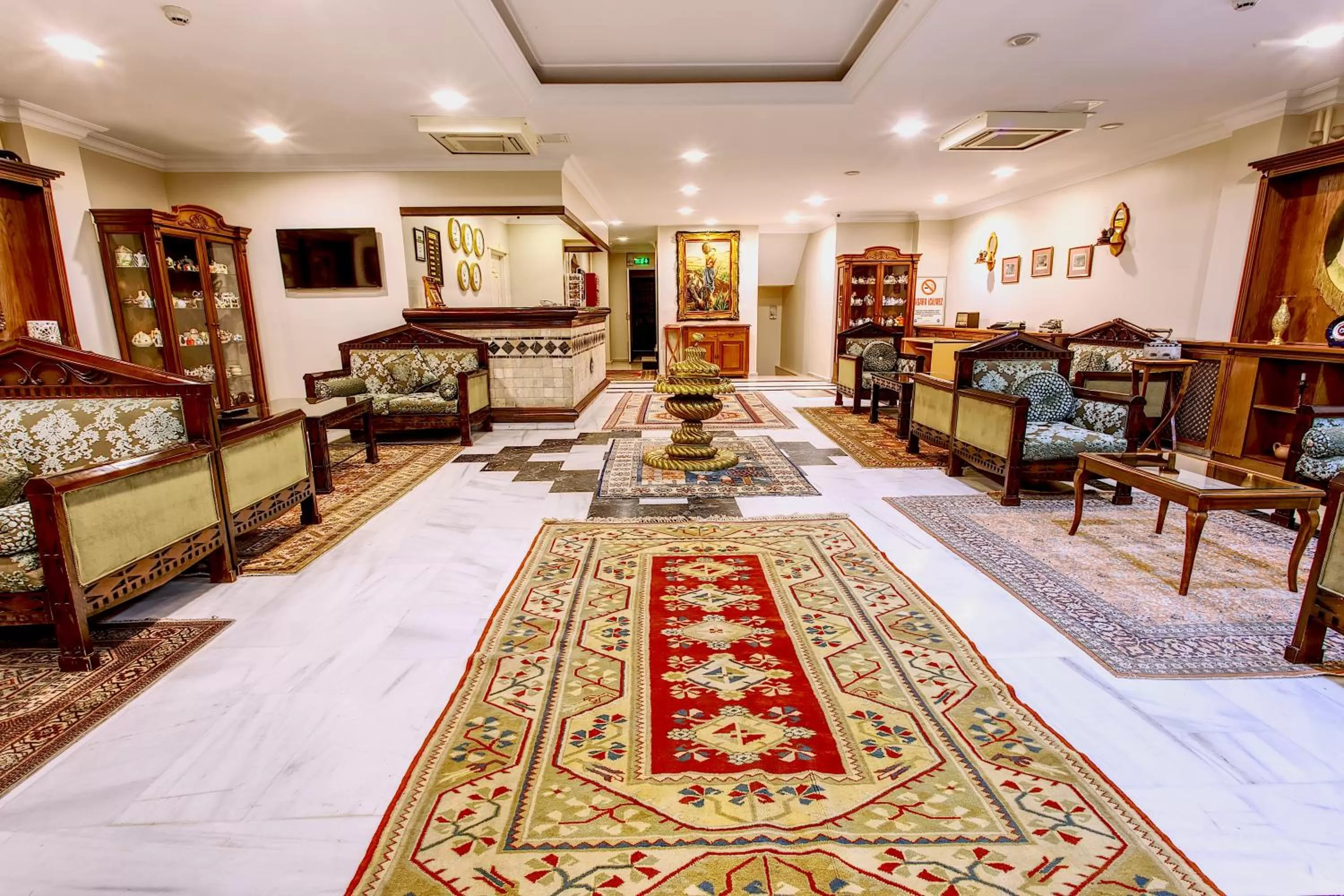 Property building in Hotel Saba