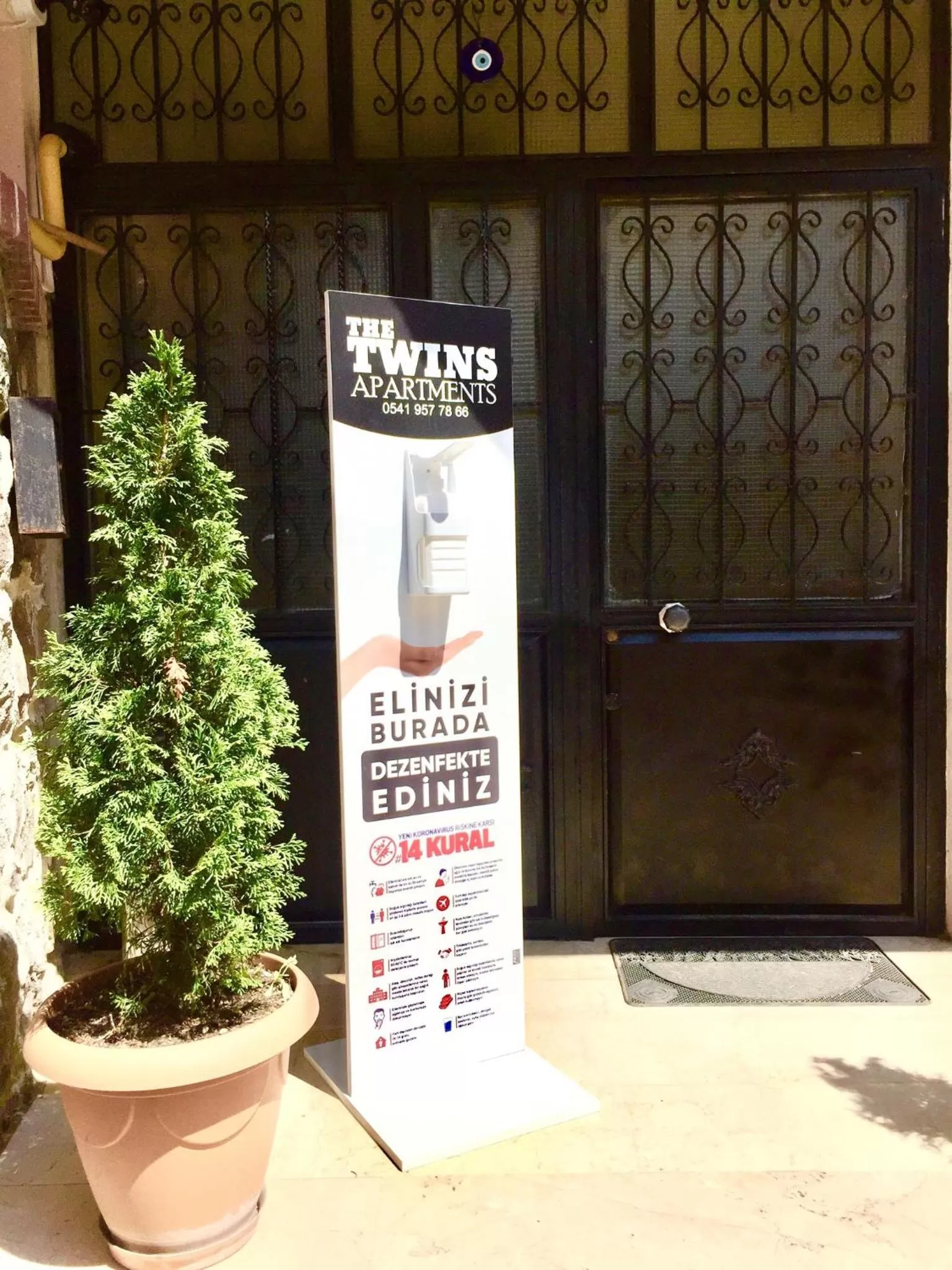 Facade/entrance in The Twins Apartmens