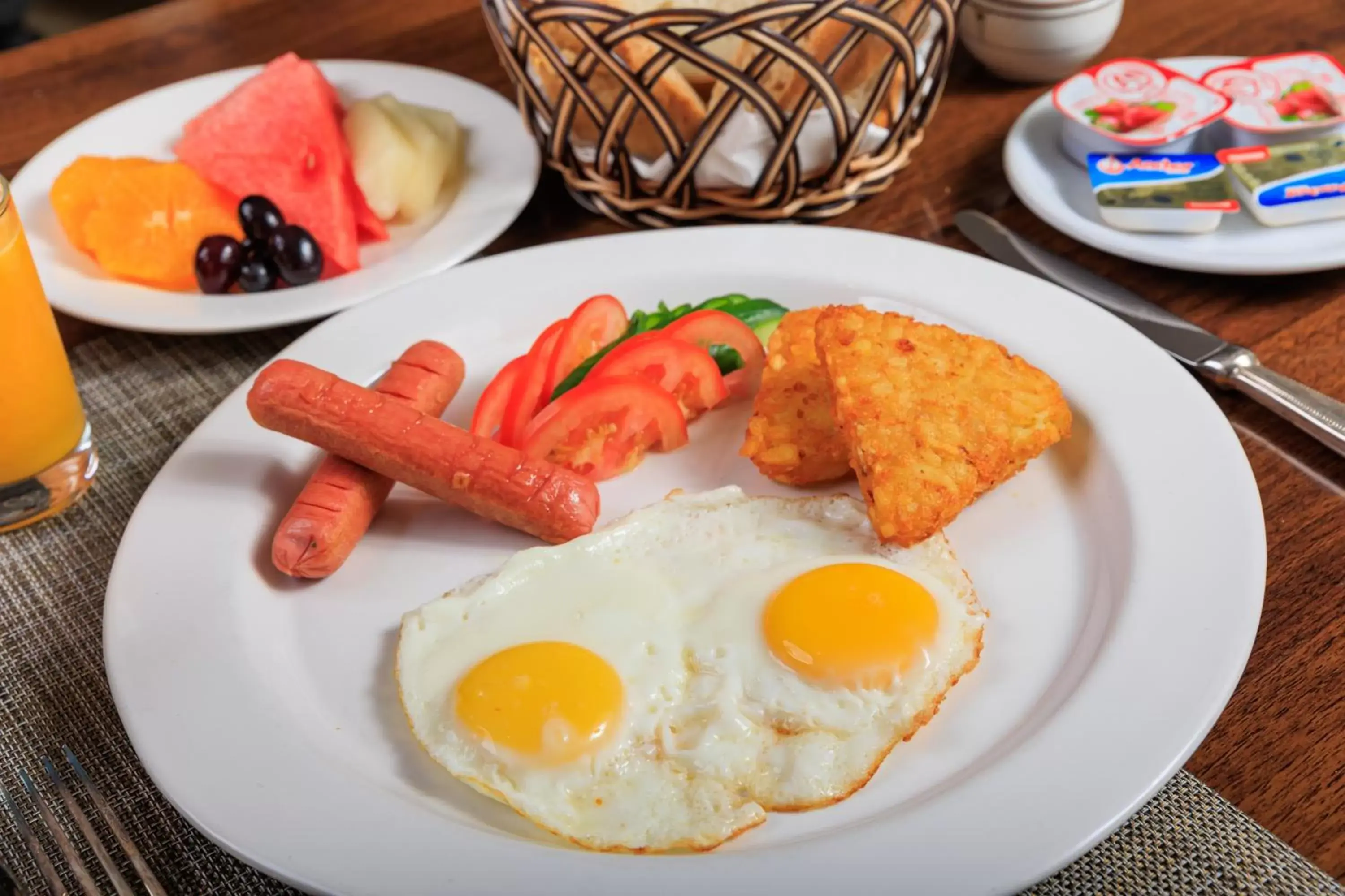 Continental breakfast, Food in Plaza Inn Doha